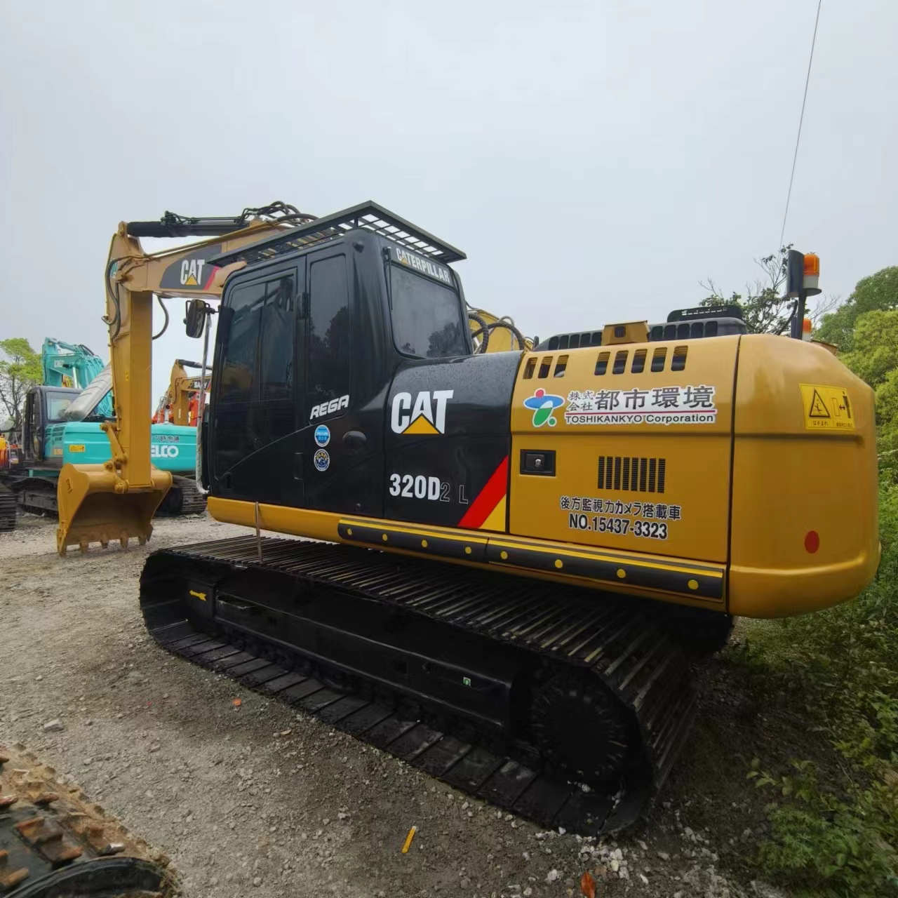 Crawler excavator CATERPILLAR 320D2: picture 8