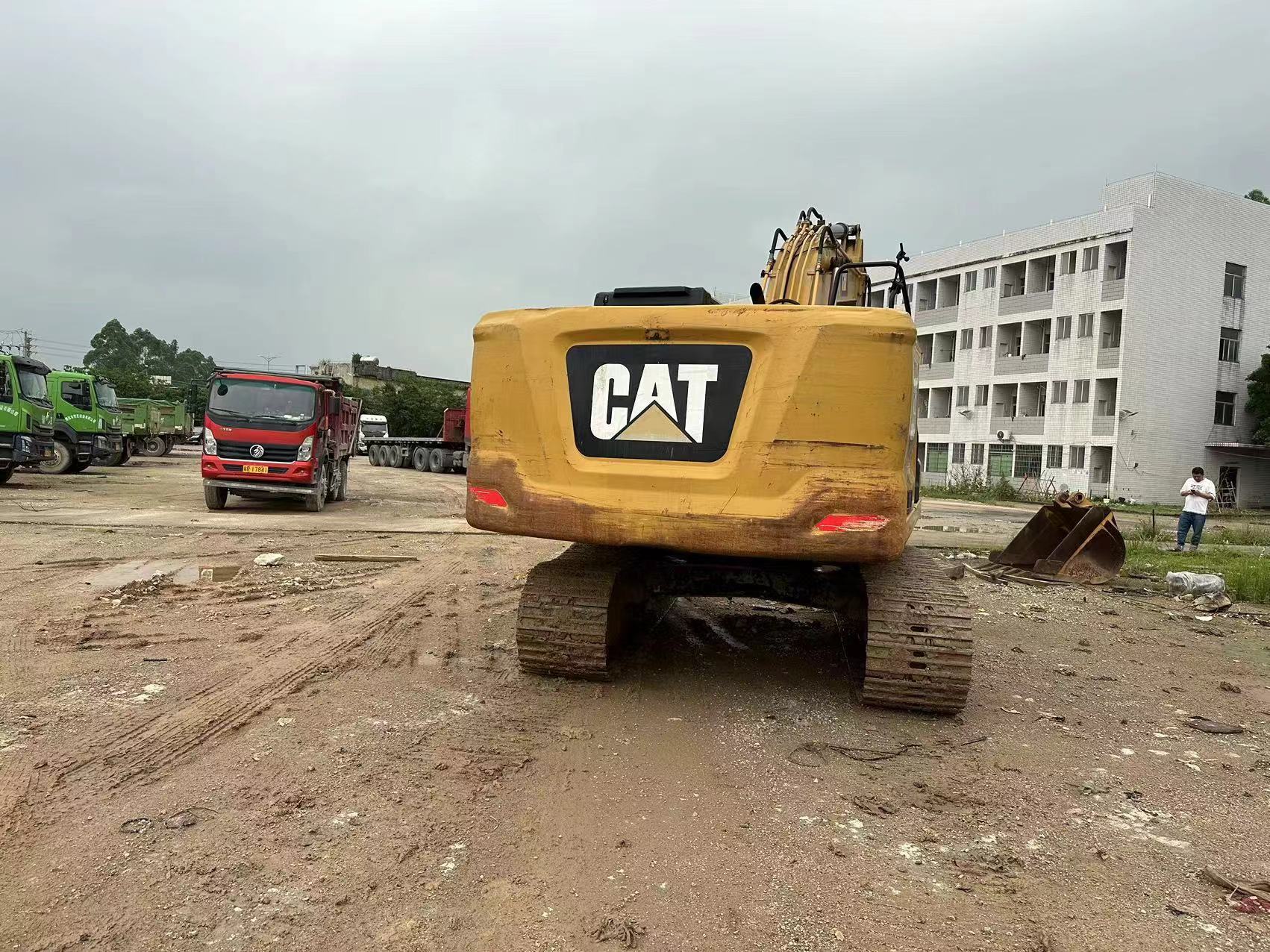 CATERPILLAR 320GC - Crawler excavator: picture 3 CATERPILLAR 320GC - Crawler excavator: picture 3