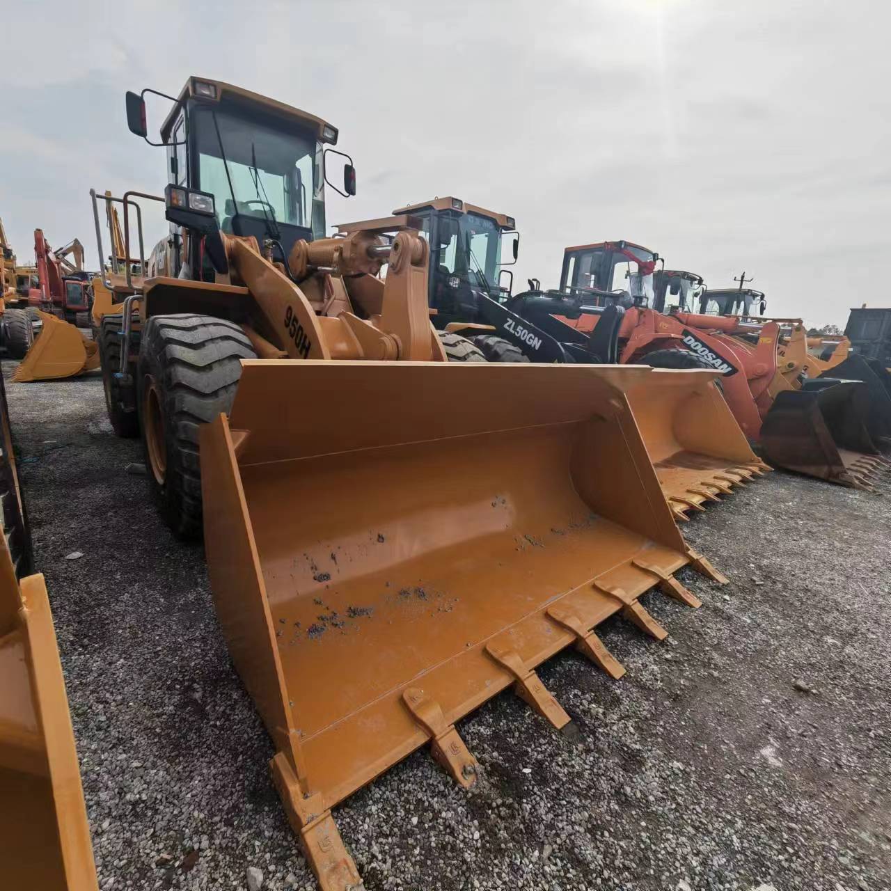 Wheel loader CATERPILLAR 950H: picture 6
