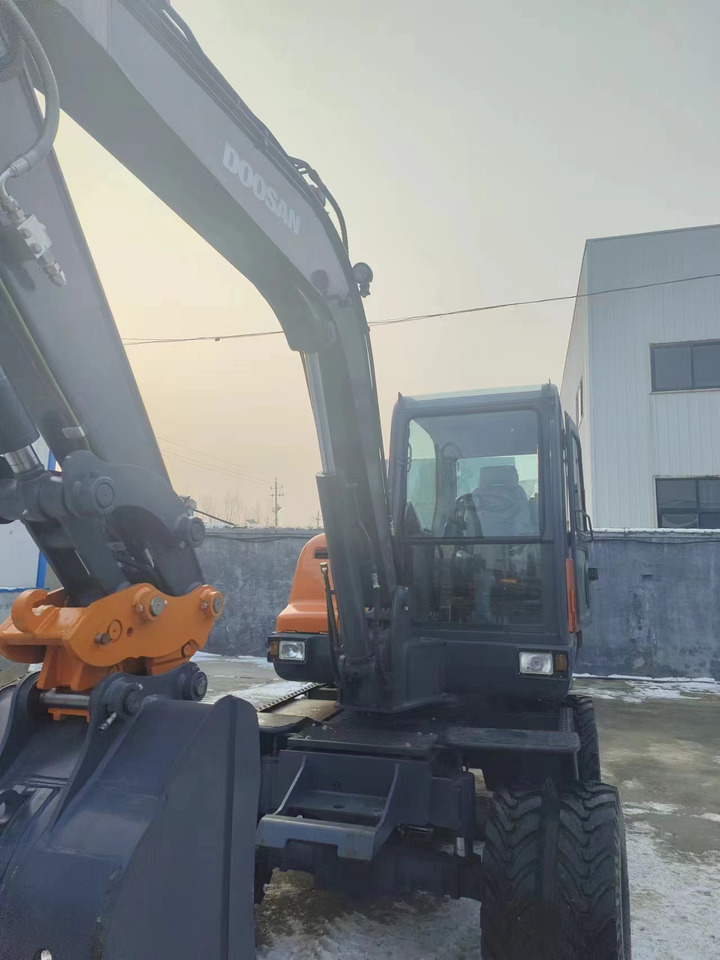 DOOSAN DX60w-9c - Mini excavator: picture 2 DOOSAN DX60w-9c - Mini excavator: picture 2