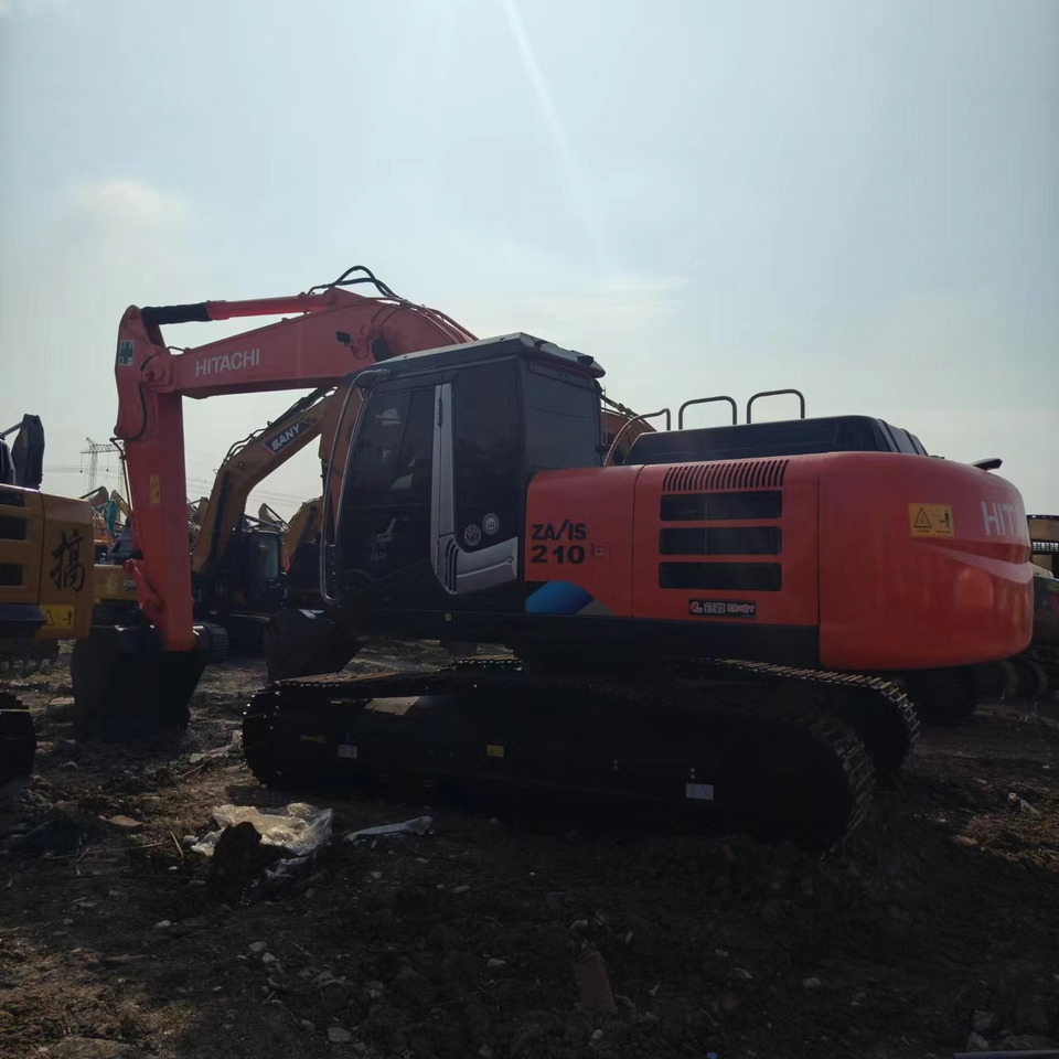 Crawler excavator HITACHI ZX210: picture 6 Crawler excavator HITACHI ZX210: picture 6