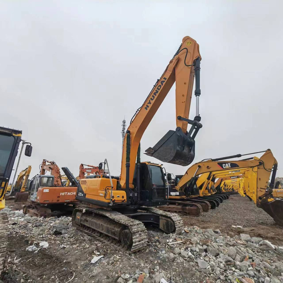 Hyundai HX220L - Crawler excavator: picture 5 Hyundai HX220L - Crawler excavator: picture 5