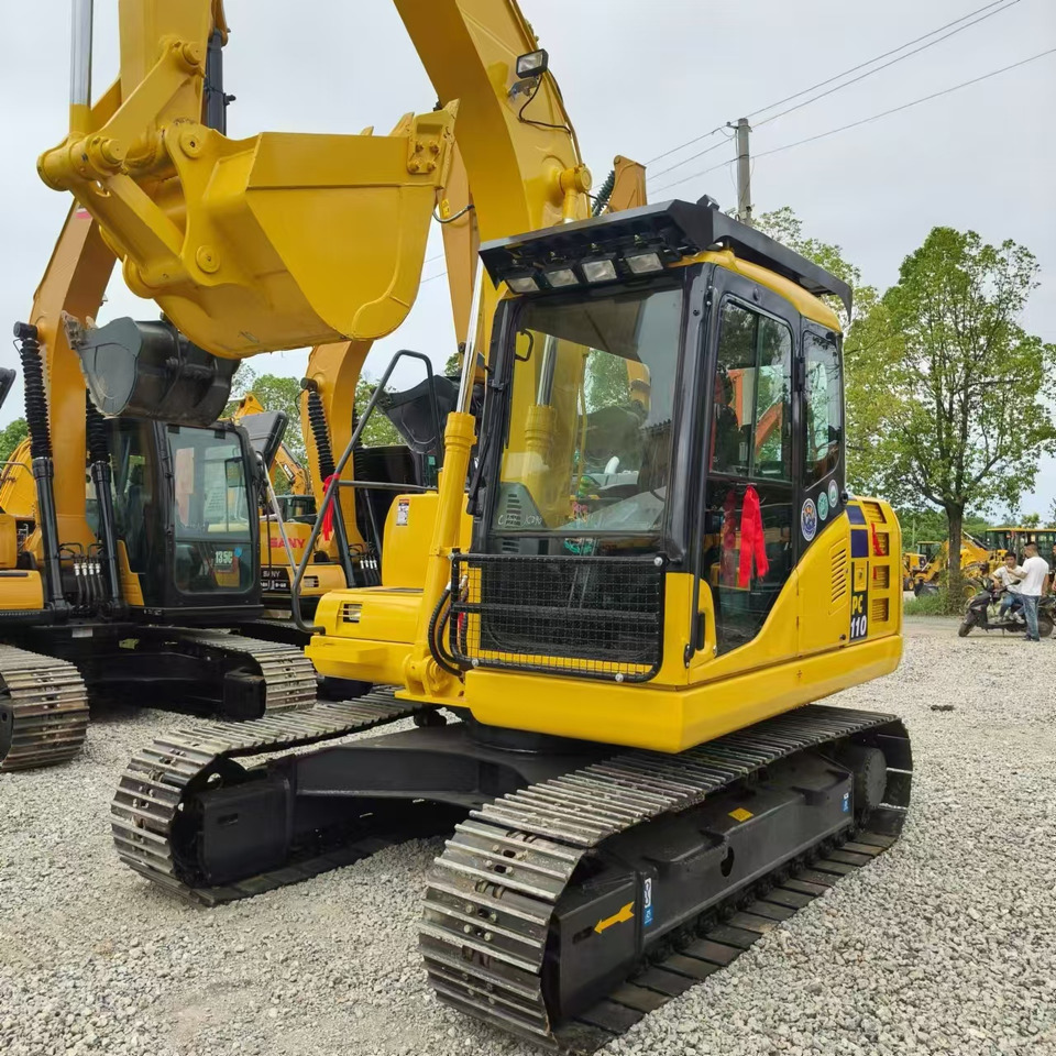 Crawler excavator KOMATSU PC110: picture 8