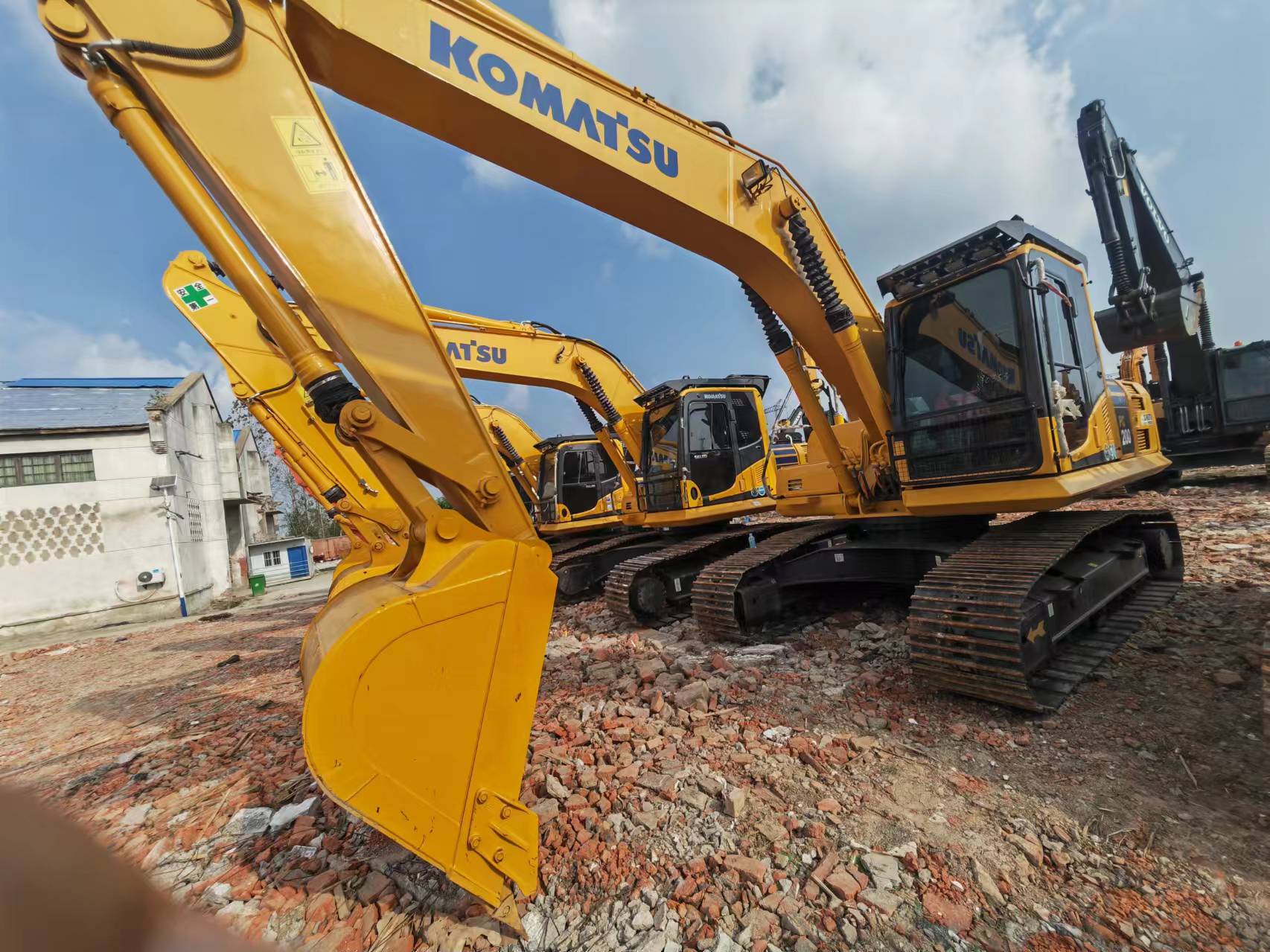 KOMATSU PC200 - Crawler excavator: picture 3 KOMATSU PC200 - Crawler excavator: picture 3
