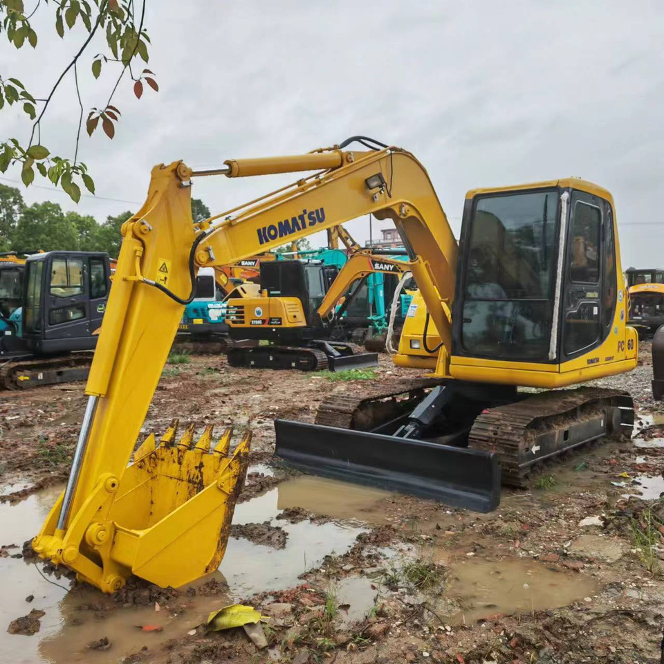 KOMATSU PC60-7 - Crawler excavator: picture 2 KOMATSU PC60-7 - Crawler excavator: picture 2