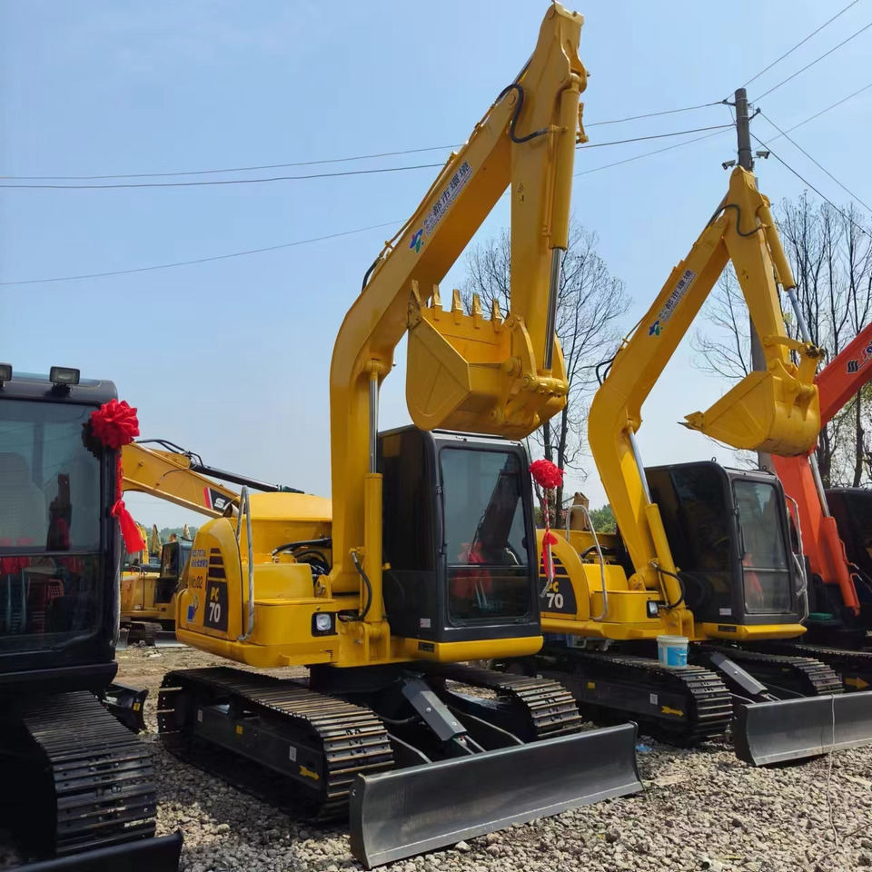 KOMATSU PC70 - Crawler excavator: picture 1 KOMATSU PC70 - Crawler excavator: picture 1