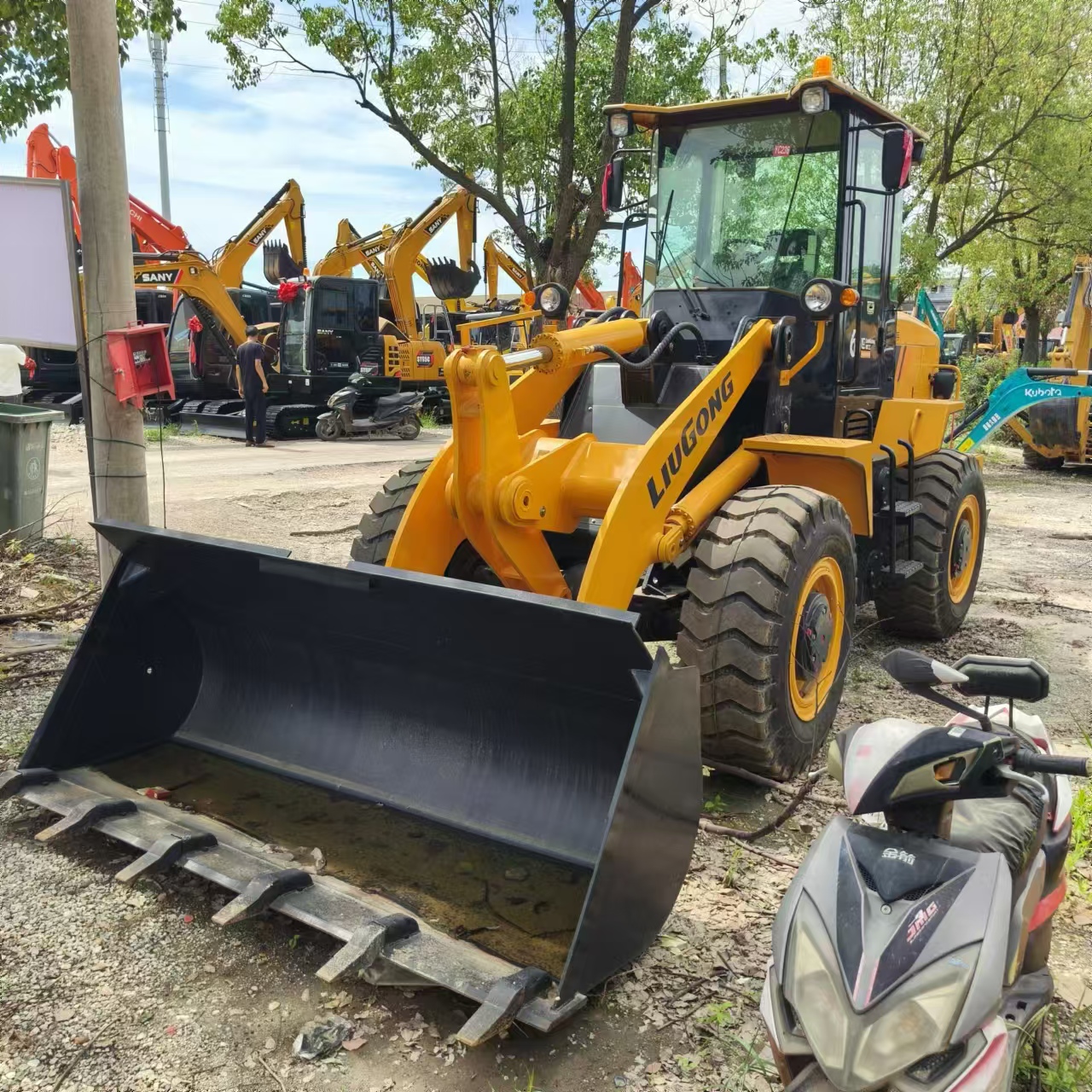 LIUGONG 836 - Wheel loader: picture 1 LIUGONG 836 - Wheel loader: picture 1