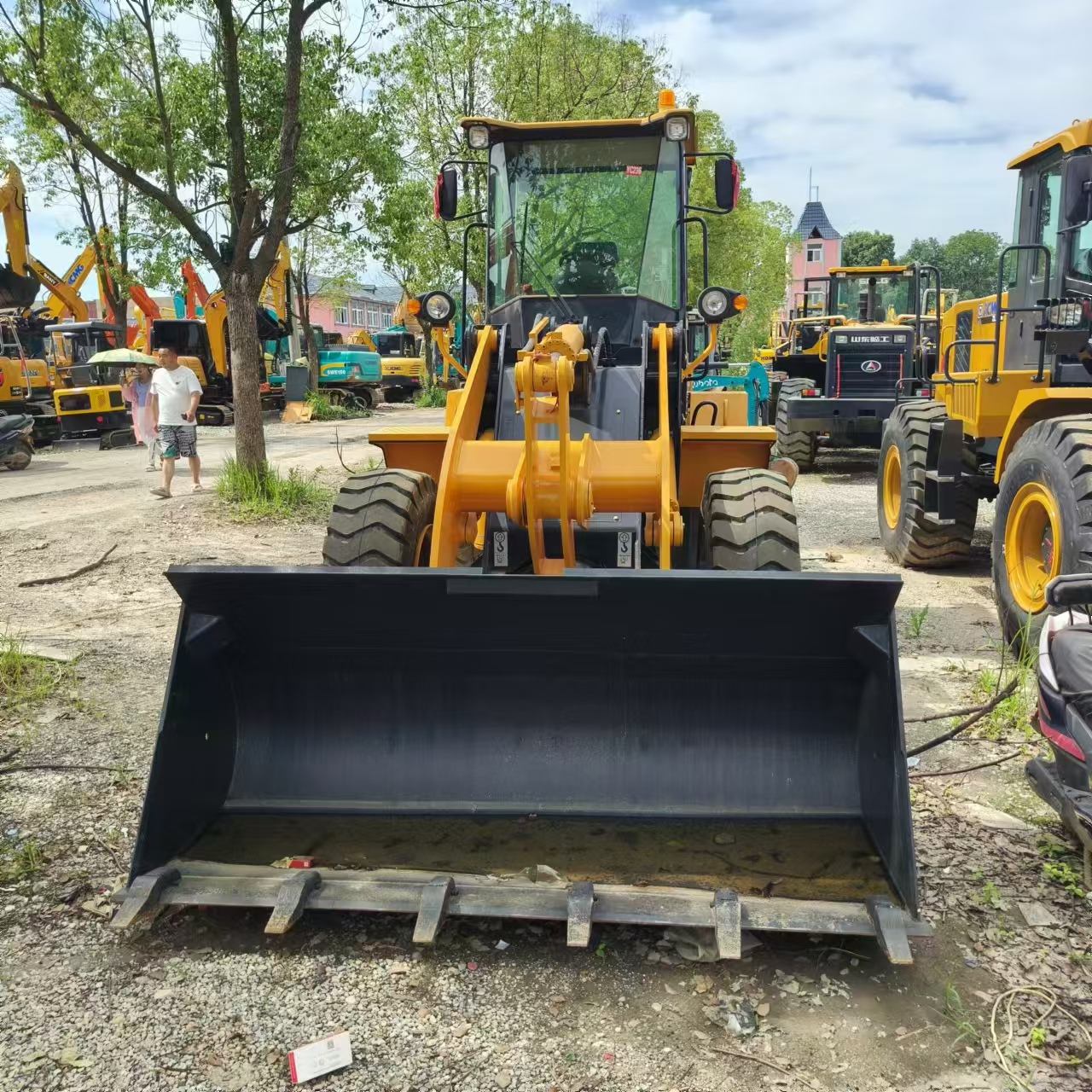 LIUGONG 836 - Wheel loader: picture 3 LIUGONG 836 - Wheel loader: picture 3