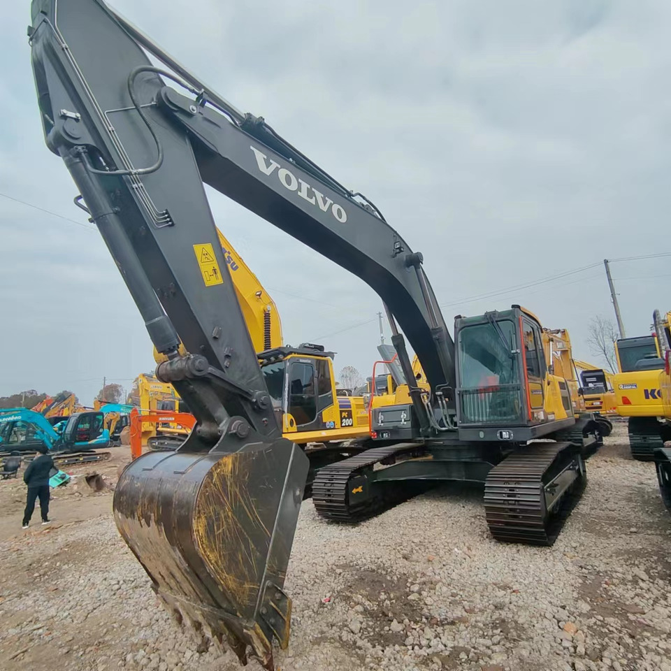 Crawler excavator VOLVO EC240: picture 12