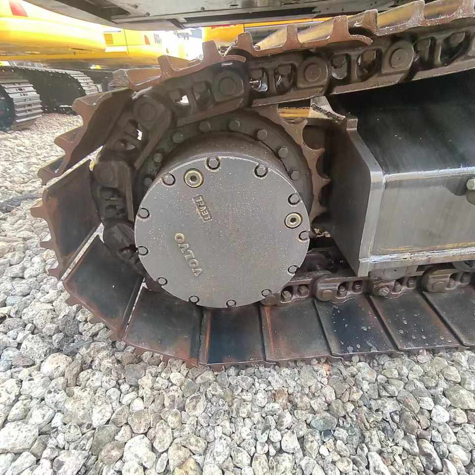 Crawler excavator VOLVO EC240: picture 7