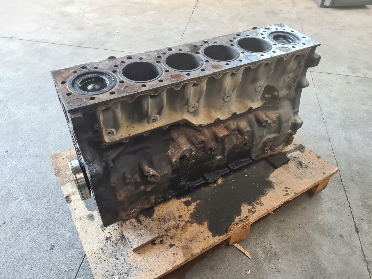 BLOK SILNIKA SŁUPEK TŁOKI WAŁ RENAULT GAMA T DTI 13 K2 - Cylinder block: picture 2 BLOK SILNIKA SŁUPEK TŁOKI WAŁ RENAULT GAMA T DTI 13 K2 - Cylinder block: picture 2