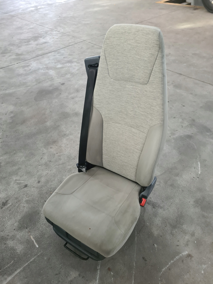 RENAULT FOTEL PNEUMATYCZNY PRAWY SIEDZENIE PASAŻERA RENAULT PREMIUM MIDLUM DXI - Seat for Truck: picture 1 RENAULT FOTEL PNEUMATYCZNY PRAWY SIEDZENIE PASAŻERA RENAULT PREMIUM MIDLUM DXI - Seat for Truck: picture 1