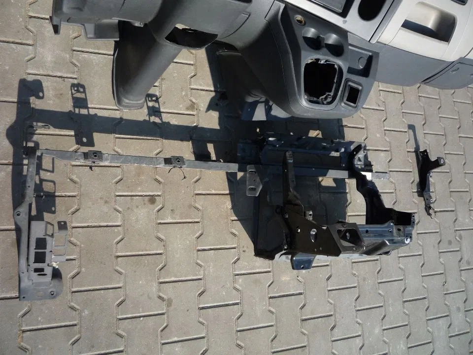 RENAULT KONSOLA DESKA ROZDZIELCZA PRZEKŁADKA ANGLIKA RENAULT MIDLUM DXI EURO 5 - Dashboard for Truck: picture 3 RENAULT KONSOLA DESKA ROZDZIELCZA PRZEKŁADKA ANGLIKA RENAULT MIDLUM DXI EURO 5 - Dashboard for Truck: picture 3