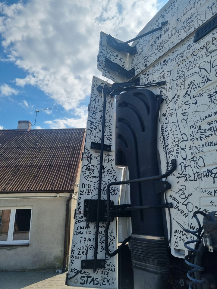 RENAULT SPOILERY OWIEWKI STELAŻ KABINY RENAULT GAMA T RANGE HIGH - Aerodynamics/ Spoiler for Truck: picture 3 RENAULT SPOILERY OWIEWKI STELAŻ KABINY RENAULT GAMA T RANGE HIGH - Aerodynamics/ Spoiler for Truck: picture 3