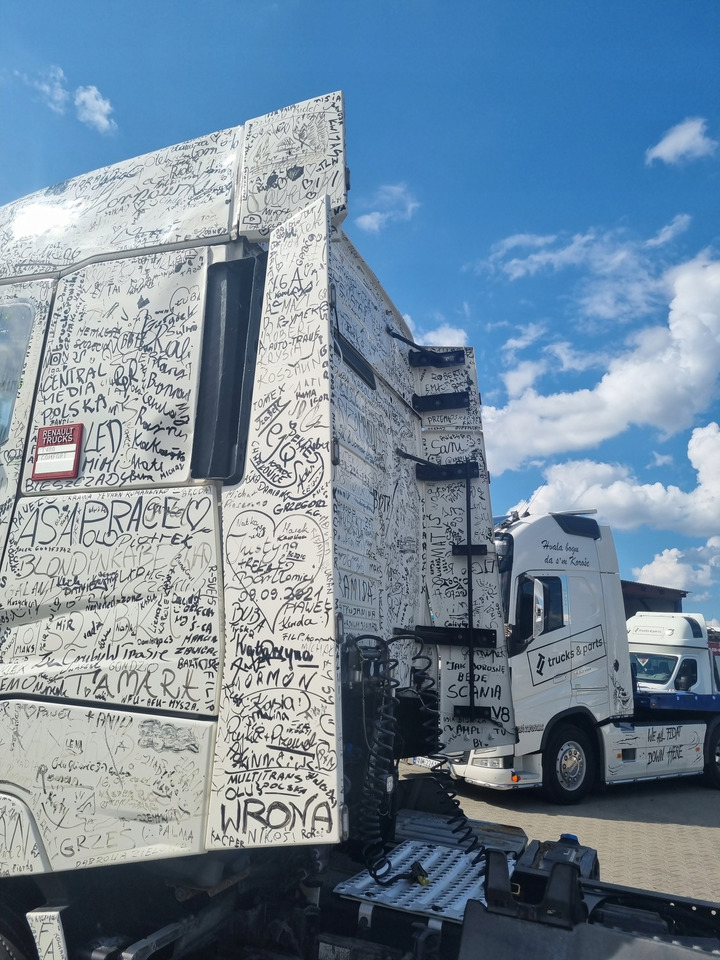 RENAULT SPOILERY OWIEWKI STELAŻ KABINY RENAULT GAMA T RANGE HIGH - Aerodynamics/ Spoiler for Truck: picture 1 RENAULT SPOILERY OWIEWKI STELAŻ KABINY RENAULT GAMA T RANGE HIGH - Aerodynamics/ Spoiler for Truck: picture 1