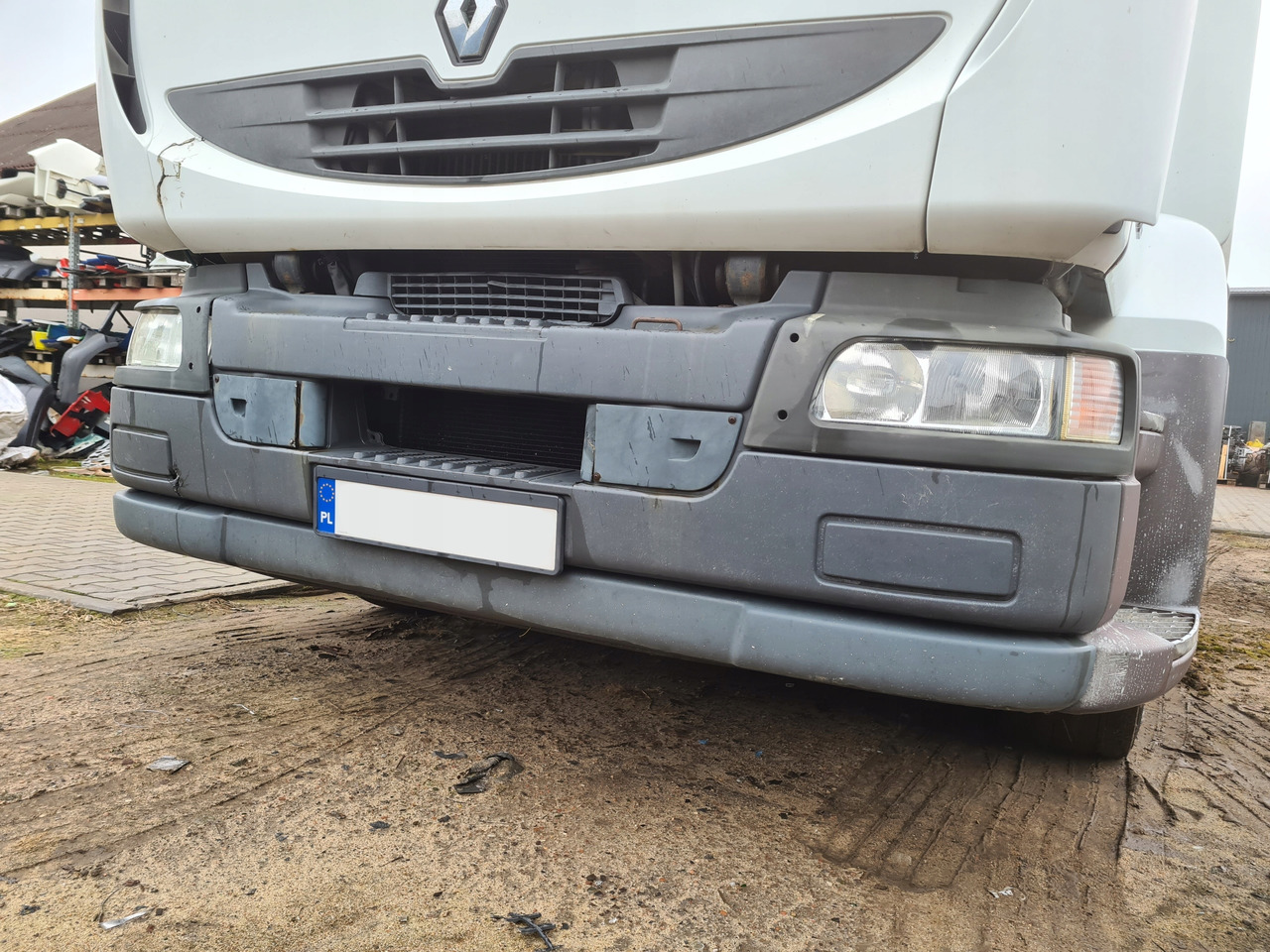 RENAULT ZDERZAK KOMPLETNY Z LAMPAMI BELKA STOPNIE RENAULT MIDLUM DXI 22.5 EURO 5 - Bumper for Truck: picture 2 RENAULT ZDERZAK KOMPLETNY Z LAMPAMI BELKA STOPNIE RENAULT MIDLUM DXI 22.5 EURO 5 - Bumper for Truck: picture 2