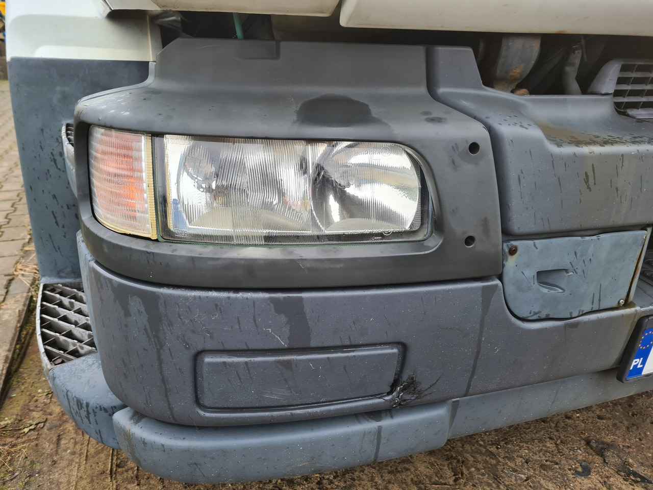 RENAULT ZDERZAK KOMPLETNY Z LAMPAMI BELKA STOPNIE RENAULT MIDLUM DXI 22.5 EURO 5 - Bumper for Truck: picture 4 RENAULT ZDERZAK KOMPLETNY Z LAMPAMI BELKA STOPNIE RENAULT MIDLUM DXI 22.5 EURO 5 - Bumper for Truck: picture 4