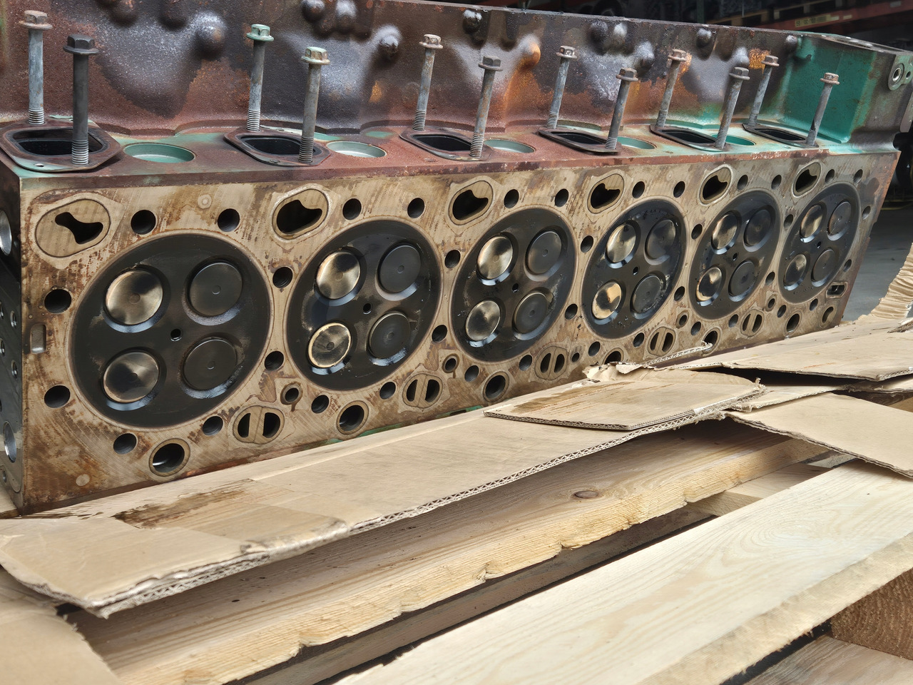 VOLVO GŁOWICA SILNIKA D13K TURBOCOMPOUND RENAULT GAMA EVO VOLVO FH 5 FH4 23436289 - Cylinder head for Truck: picture 2 VOLVO GŁOWICA SILNIKA D13K TURBOCOMPOUND RENAULT GAMA EVO VOLVO FH 5 FH4 23436289 - Cylinder head for Truck: picture 2