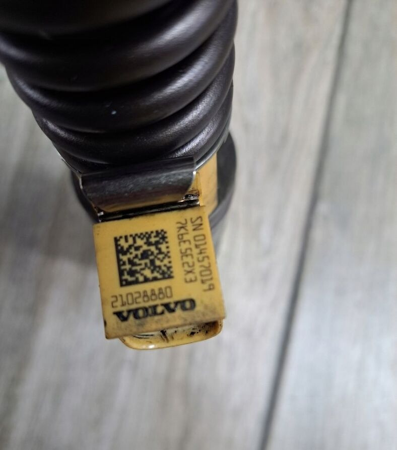 VOLVO POMPOWTRYSKIWACZE RENAULT DXI VOLVO FH FM 13 21028880 - Injector for Truck: picture 2 VOLVO POMPOWTRYSKIWACZE RENAULT DXI VOLVO FH FM 13 21028880 - Injector for Truck: picture 2