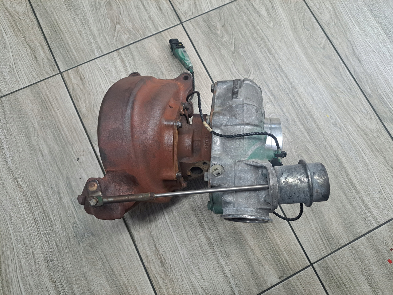 VOLVO TURBINA TURBOSPRĘŻARKA I-SAVE D13K VOLVO FH 4 FH 5 RENAULT GAMA T 23223052 WE80426B - Turbo for Truck: picture 3 VOLVO TURBINA TURBOSPRĘŻARKA I-SAVE D13K VOLVO FH 4 FH 5 RENAULT GAMA T 23223052 WE80426B - Turbo for Truck: picture 3