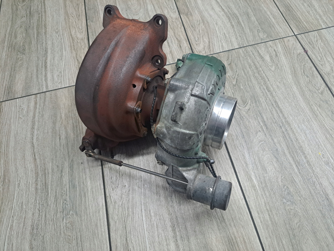 VOLVO TURBINA TURBOSPRĘŻARKA I-SAVE D13K VOLVO FH 4 FH 5 RENAULT GAMA T 23223052 WE80426B - Turbo for Truck: picture 4 VOLVO TURBINA TURBOSPRĘŻARKA I-SAVE D13K VOLVO FH 4 FH 5 RENAULT GAMA T 23223052 WE80426B - Turbo for Truck: picture 4