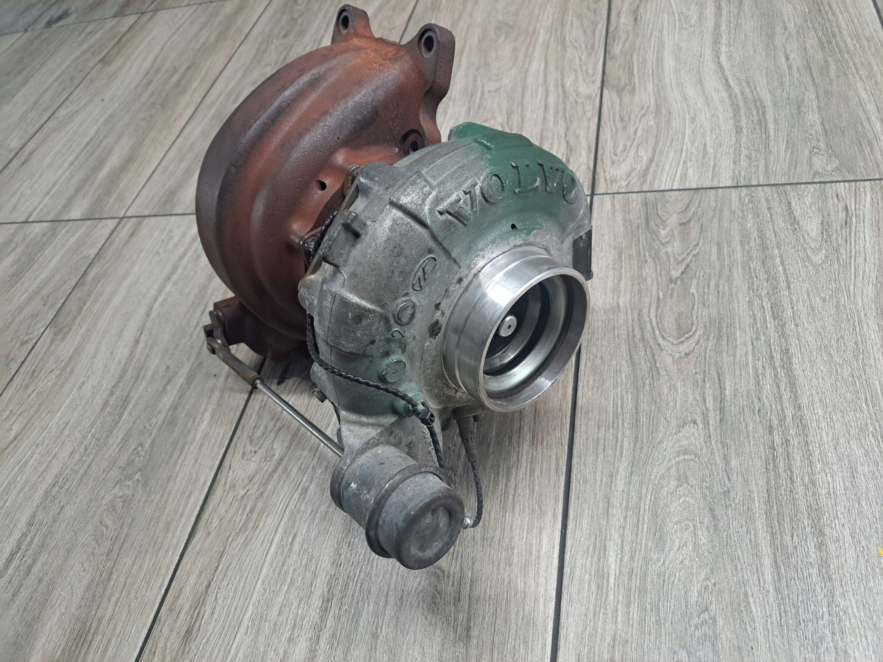 VOLVO TURBINA TURBOSPRĘŻARKA I-SAVE D13K VOLVO FH 4 FH 5 RENAULT GAMA T 23223052 WE80426B - Turbo for Truck: picture 2 VOLVO TURBINA TURBOSPRĘŻARKA I-SAVE D13K VOLVO FH 4 FH 5 RENAULT GAMA T 23223052 WE80426B - Turbo for Truck: picture 2