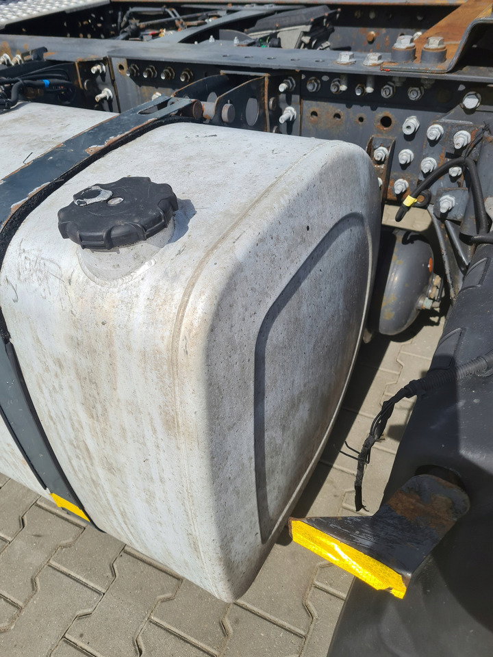 VOLVO ZBIORNIK PALIWA RENAULT PREMIUM MAGNUM DXI GAMA T VOLVO FH 13 4 180X70X70 - Fuel tank for Truck: picture 4 VOLVO ZBIORNIK PALIWA RENAULT PREMIUM MAGNUM DXI GAMA T VOLVO FH 13 4 180X70X70 - Fuel tank for Truck: picture 4