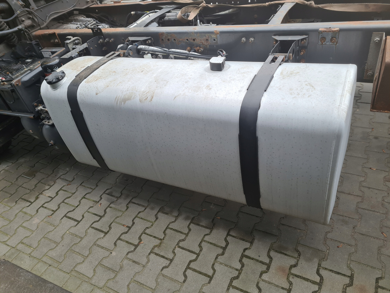 VOLVO ZBIORNIK PALIWA RENAULT PREMIUM MAGNUM DXI GAMA T VOLVO FH FM 13 4 170x70x70 - Fuel tank for Truck: picture 2 VOLVO ZBIORNIK PALIWA RENAULT PREMIUM MAGNUM DXI GAMA T VOLVO FH FM 13 4 170x70x70 - Fuel tank for Truck: picture 2