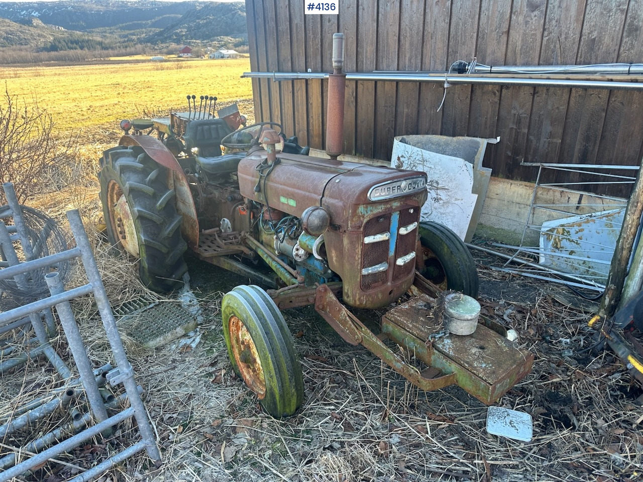 1971 FORD SUPER-DEXTA w/ Hymas 21 excavator and 2 buckets. - Farm tractor: picture 1 1971 FORD SUPER-DEXTA w/ Hymas 21 excavator and 2 buckets. - Farm tractor: picture 1
