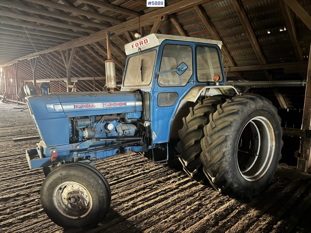 1975 Ford 5000 w/ Twin Wheels - Farm tractor: picture 2 1975 Ford 5000 w/ Twin Wheels - Farm tractor: picture 2