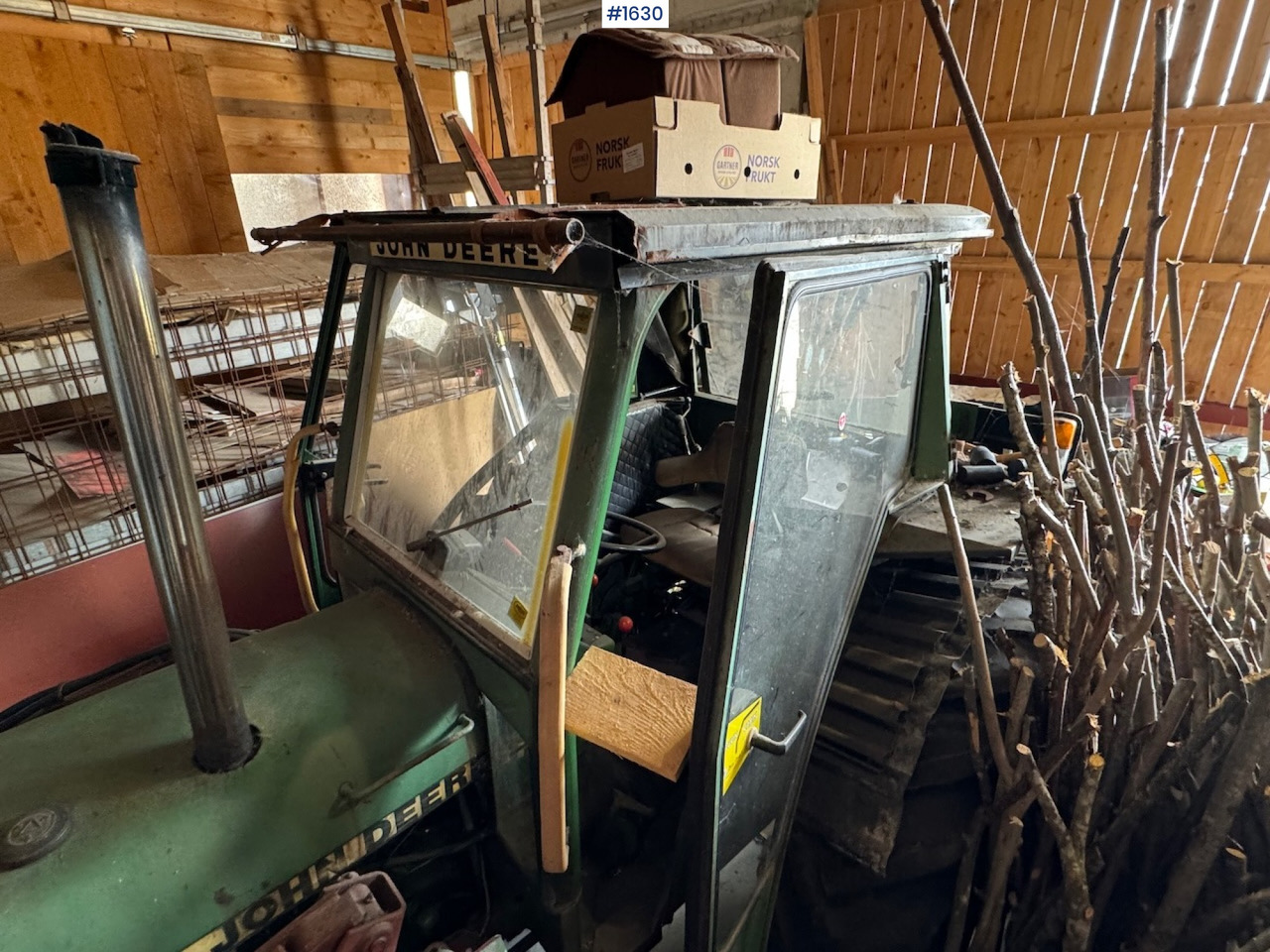 1981 John Deere 1040 w/ front loader & triangle - Farm tractor: picture 2 1981 John Deere 1040 w/ front loader & triangle - Farm tractor: picture 2