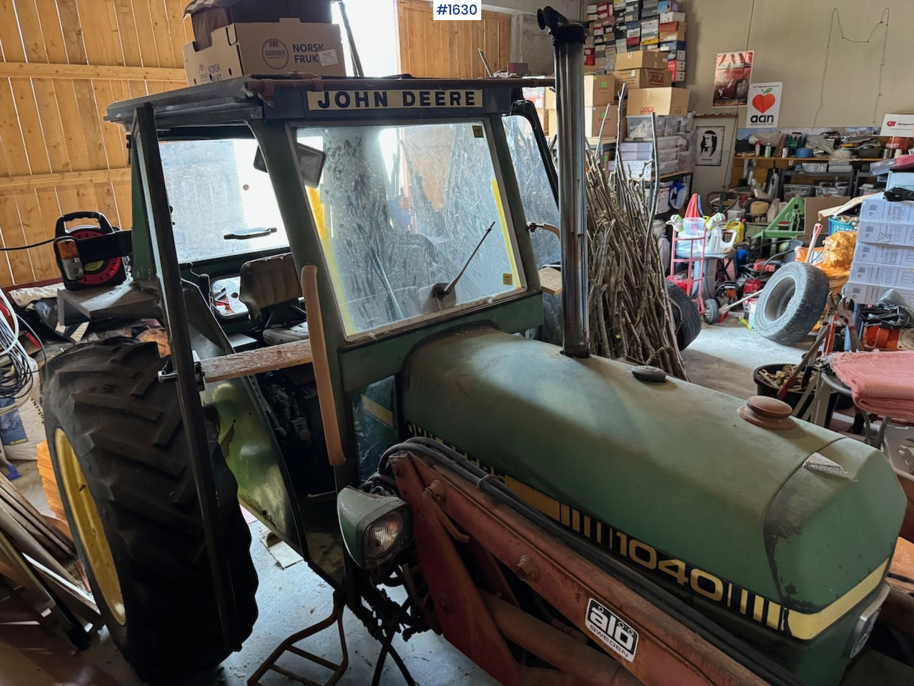 1981 John Deere 1040 w/ front loader & triangle - Farm tractor: picture 5 1981 John Deere 1040 w/ front loader & triangle - Farm tractor: picture 5