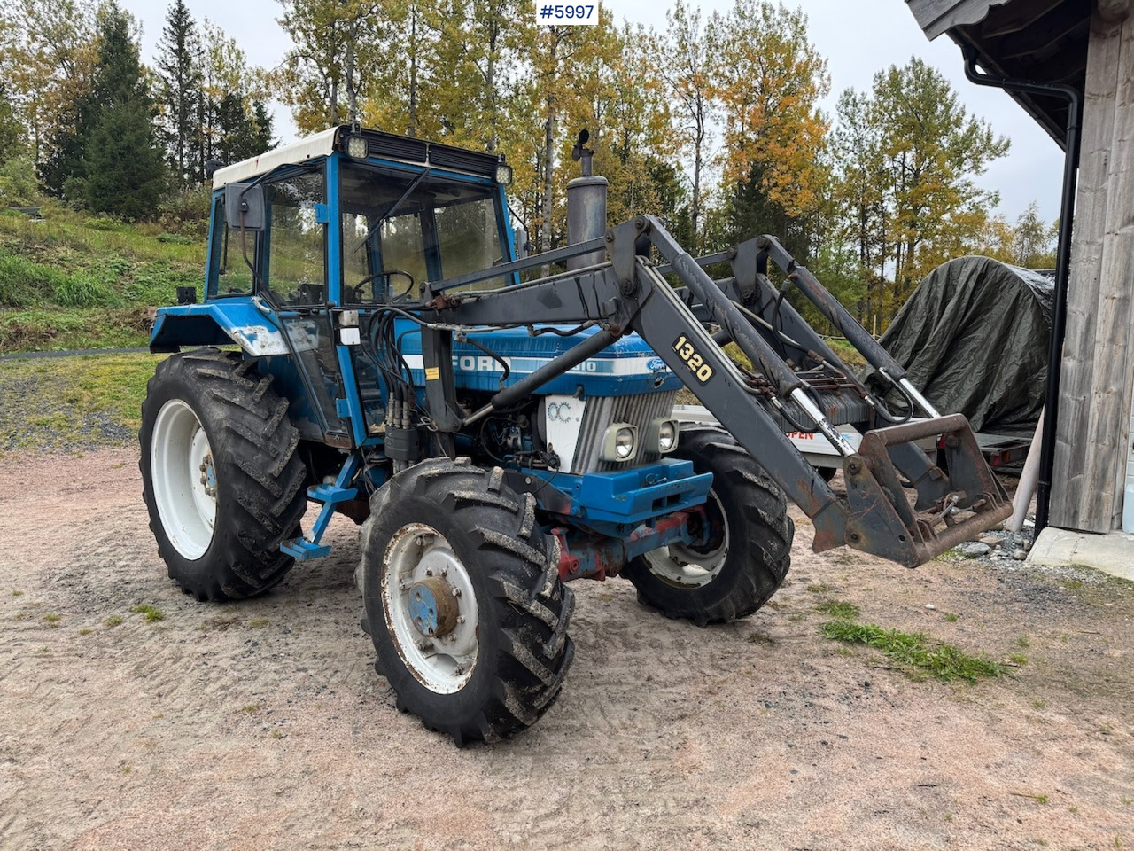 1983 Ford 5610 with Front Loader - Farm tractor: picture 2 1983 Ford 5610 with Front Loader - Farm tractor: picture 2