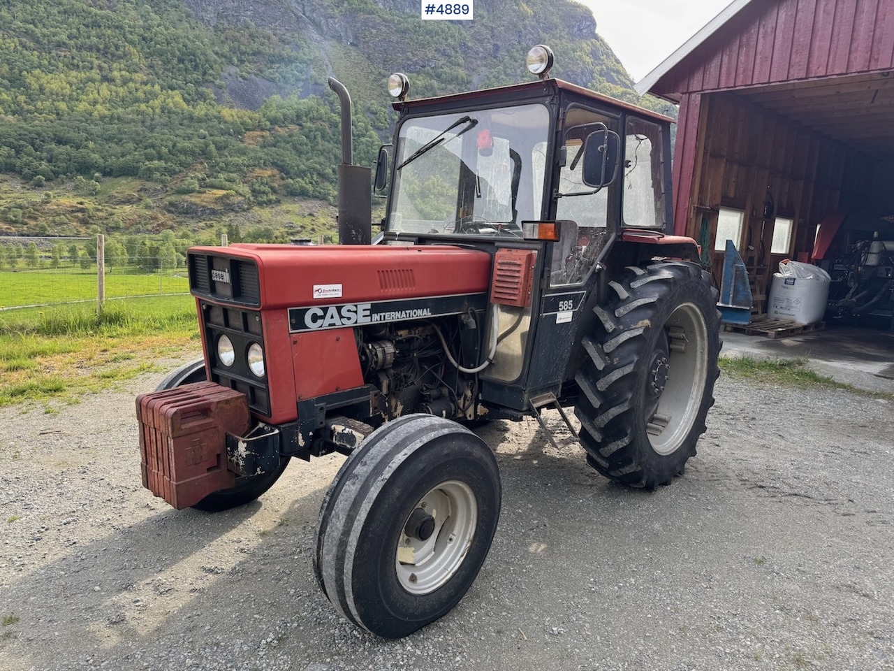 1986 Case International 585 - Farm tractor: picture 1 1986 Case International 585 - Farm tractor: picture 1