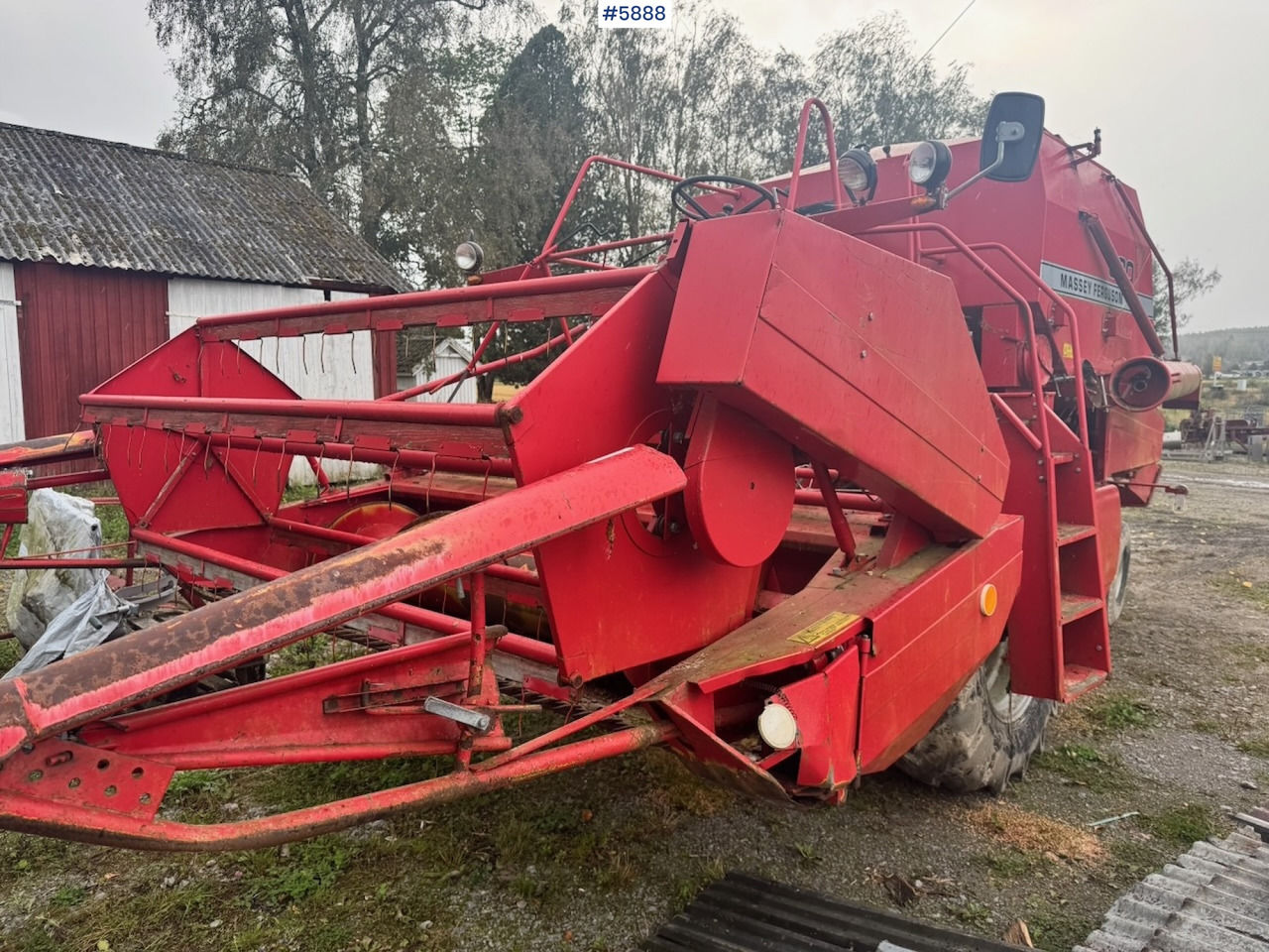 Combine harvester 1986 Massey Ferguson 330 combine harvester: picture 17