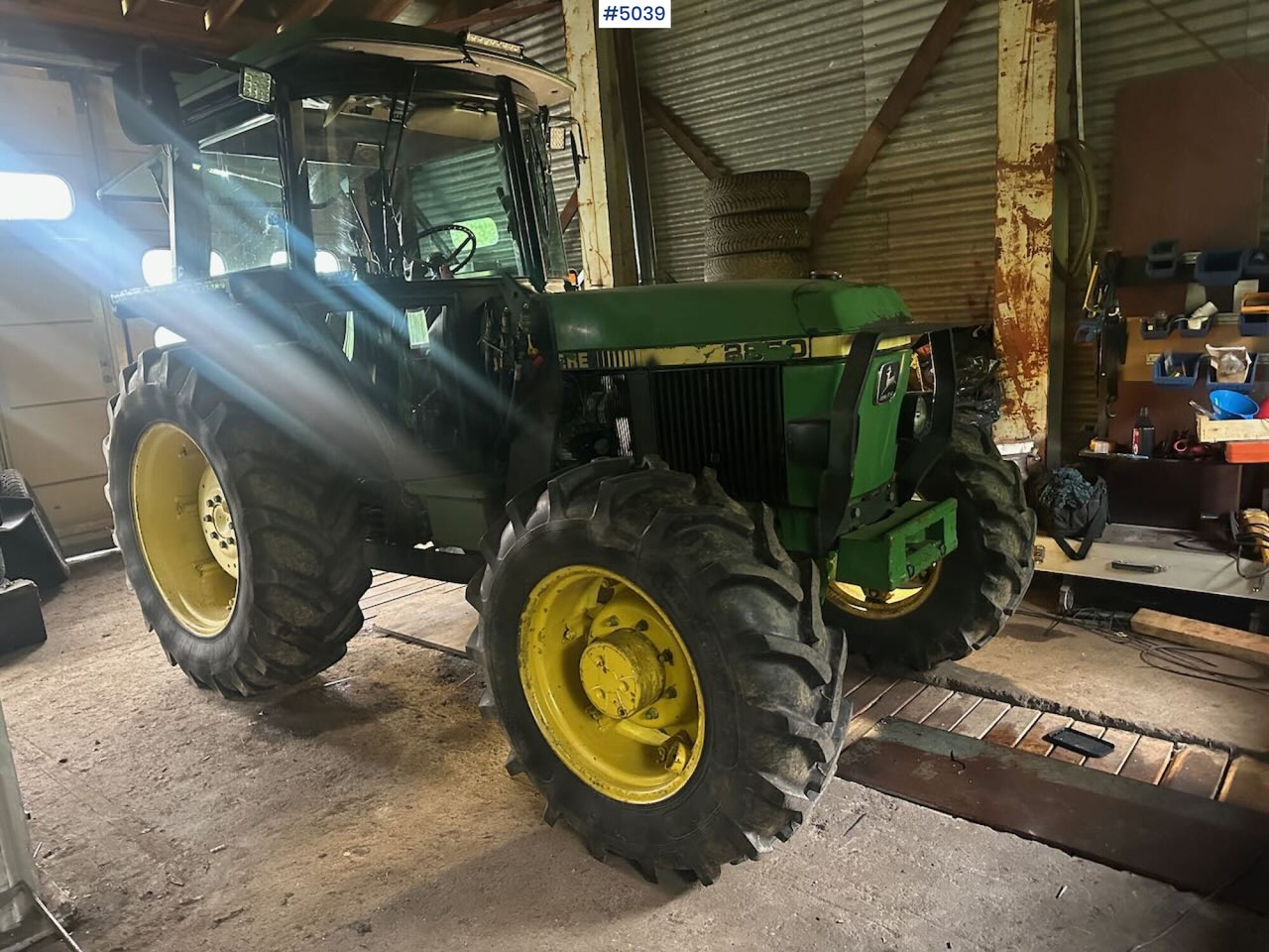 1987 John Deere 2850 Synchron w/ front loader - Farm tractor: picture 1 1987 John Deere 2850 Synchron w/ front loader - Farm tractor: picture 1