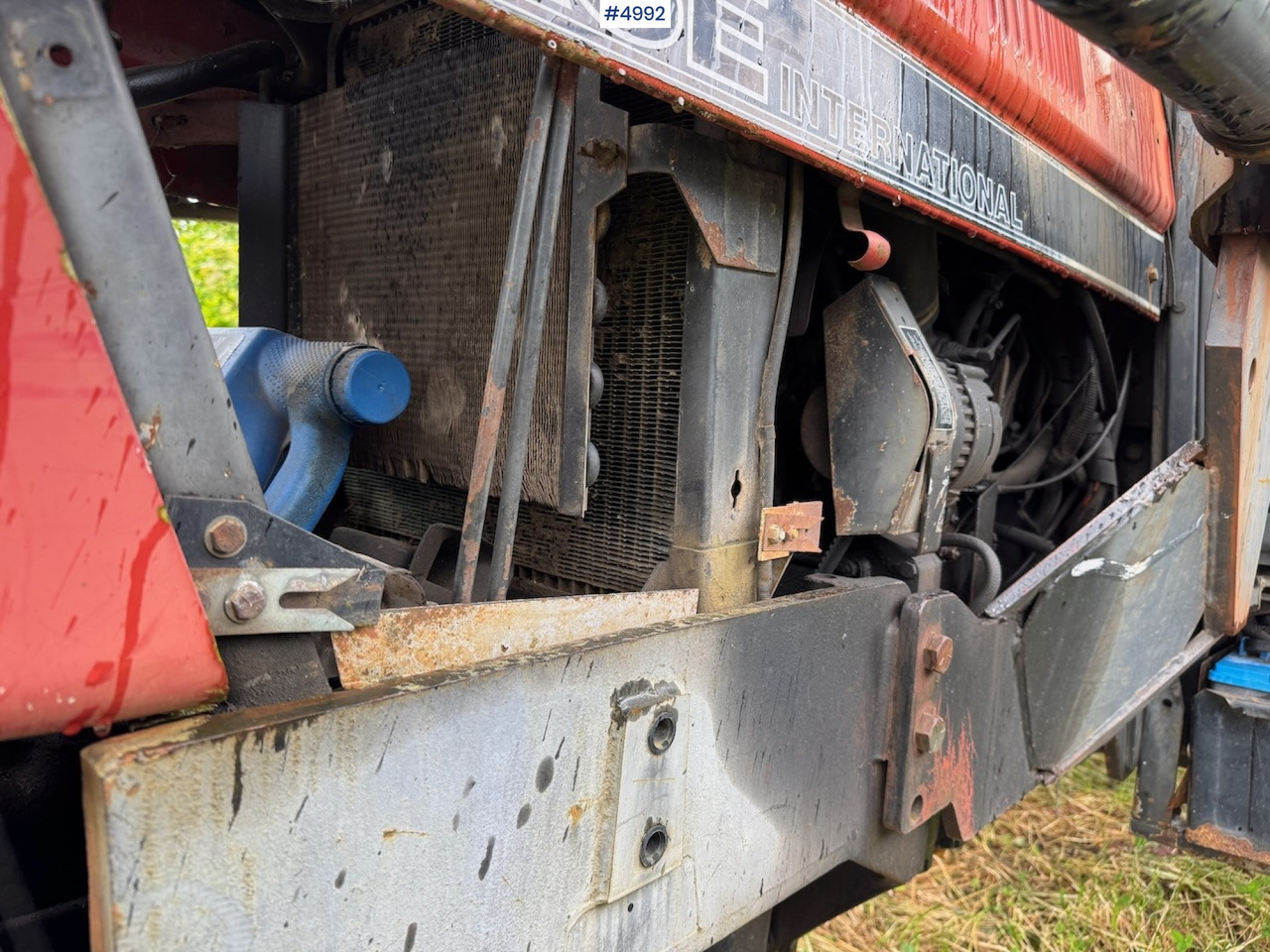 Farm tractor 1988 Case International 585 XL w/ front loader.: picture 29
