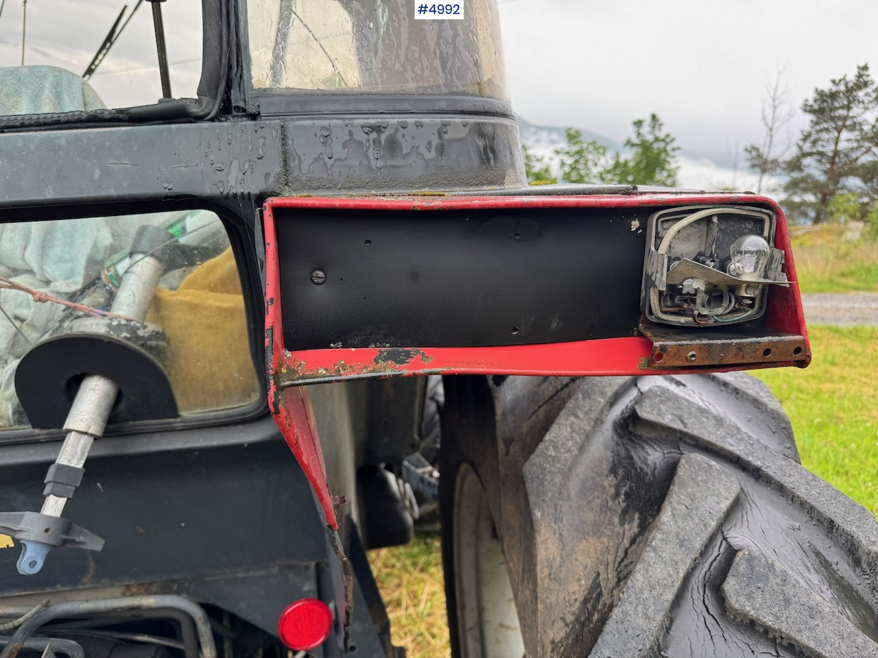 Farm tractor 1988 Case International 585 XL w/ front loader.: picture 25