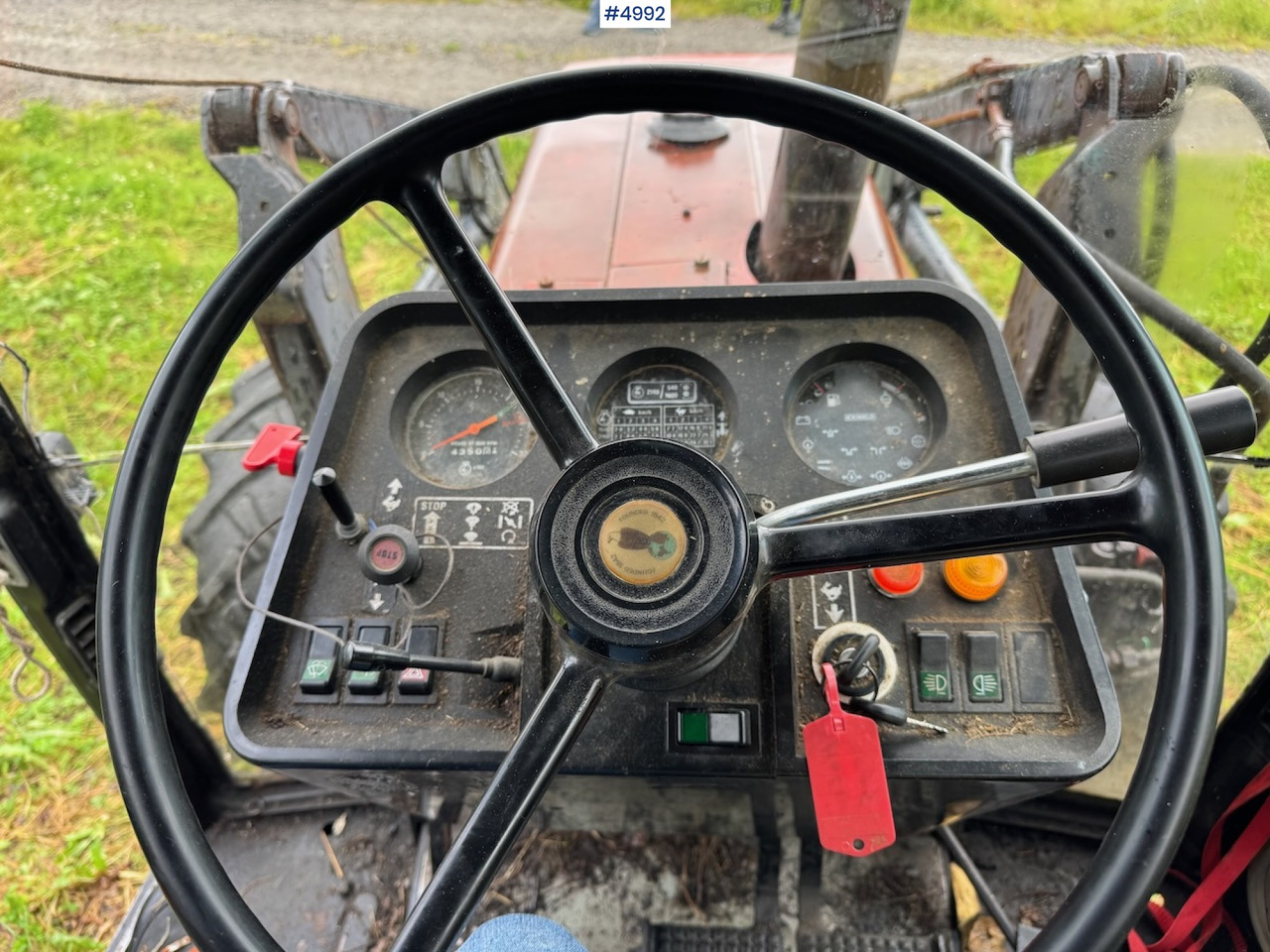 Farm tractor 1988 Case International 585 XL w/ front loader.: picture 14