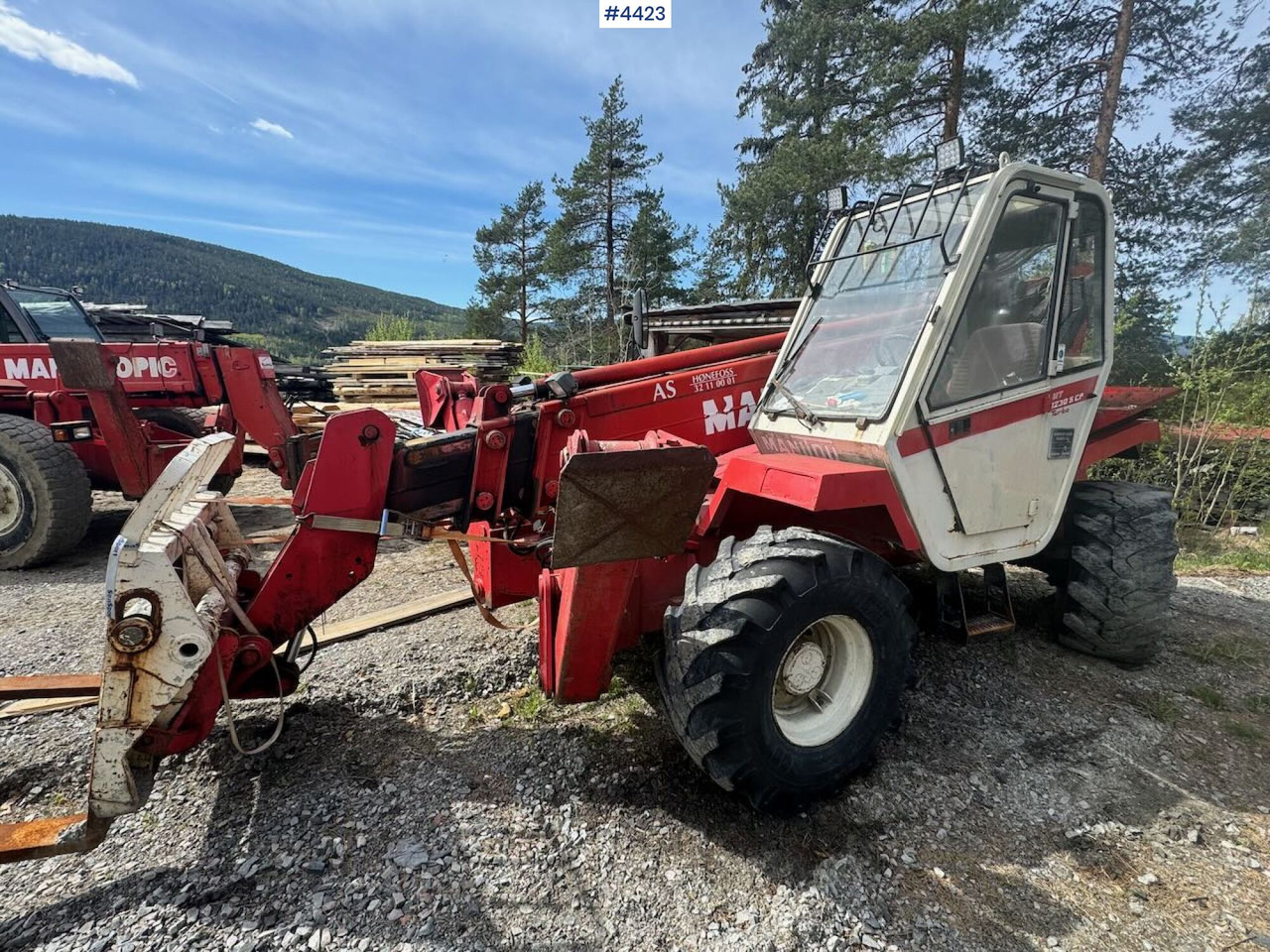 1992 Manitou MT1230 Telescopic forklift w/ pallet forks. Rep. object. - Telescopic handler: picture 5 1992 Manitou MT1230 Telescopic forklift w/ pallet forks. Rep. object. - Telescopic handler: picture 5