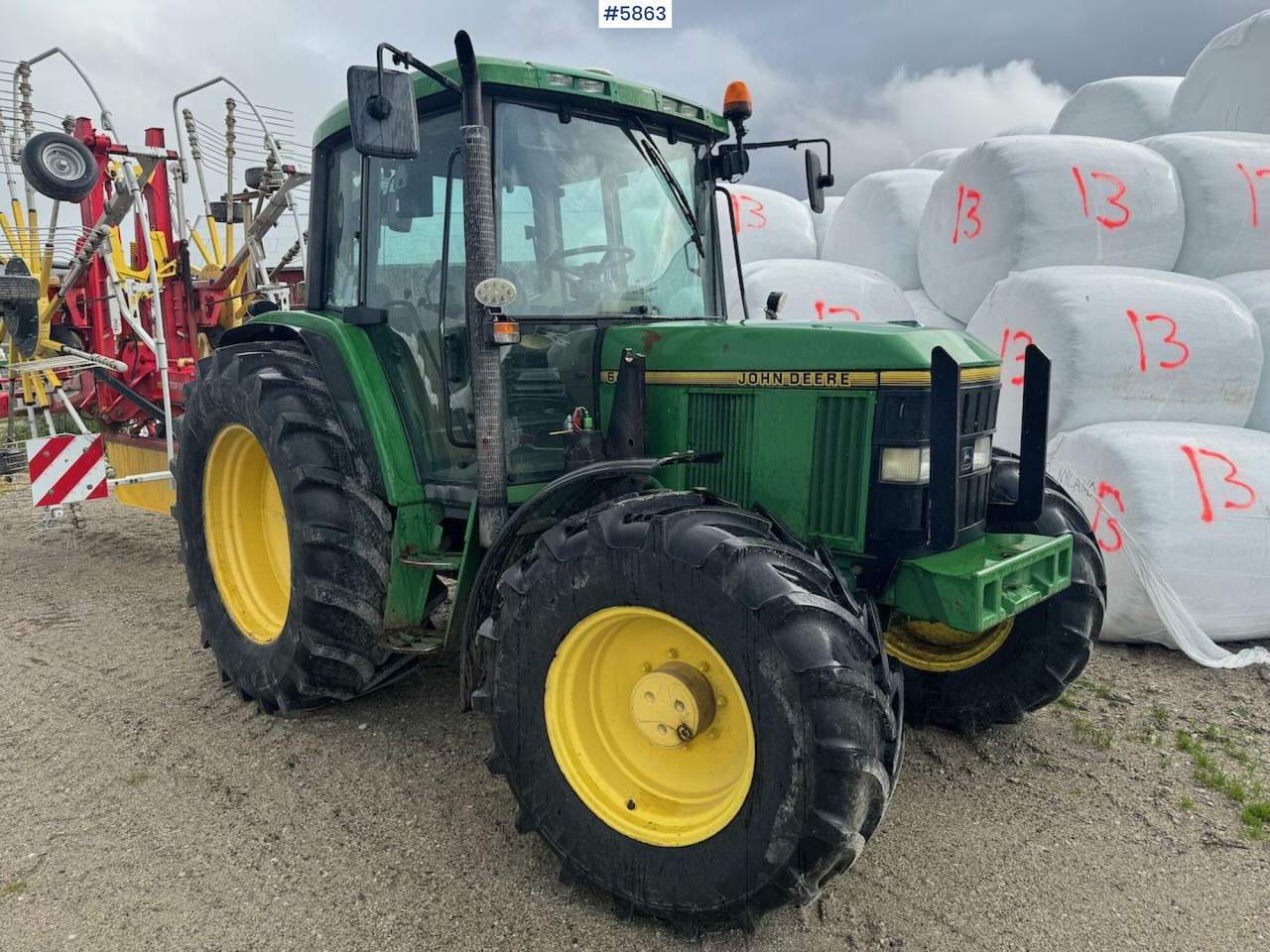 1996 John Deere 6400 4x4 w/ front loader. - Farm tractor: picture 1 1996 John Deere 6400 4x4 w/ front loader. - Farm tractor: picture 1