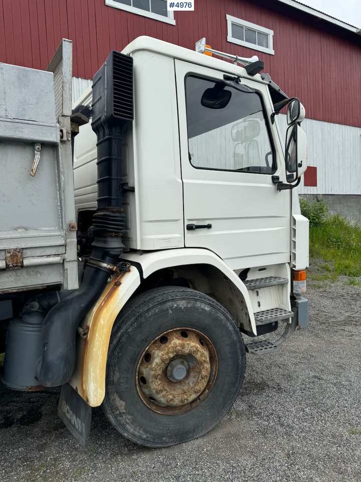 1996 Scania P93 4x2 tipper truck - Tipper: picture 2 1996 Scania P93 4x2 tipper truck - Tipper: picture 2