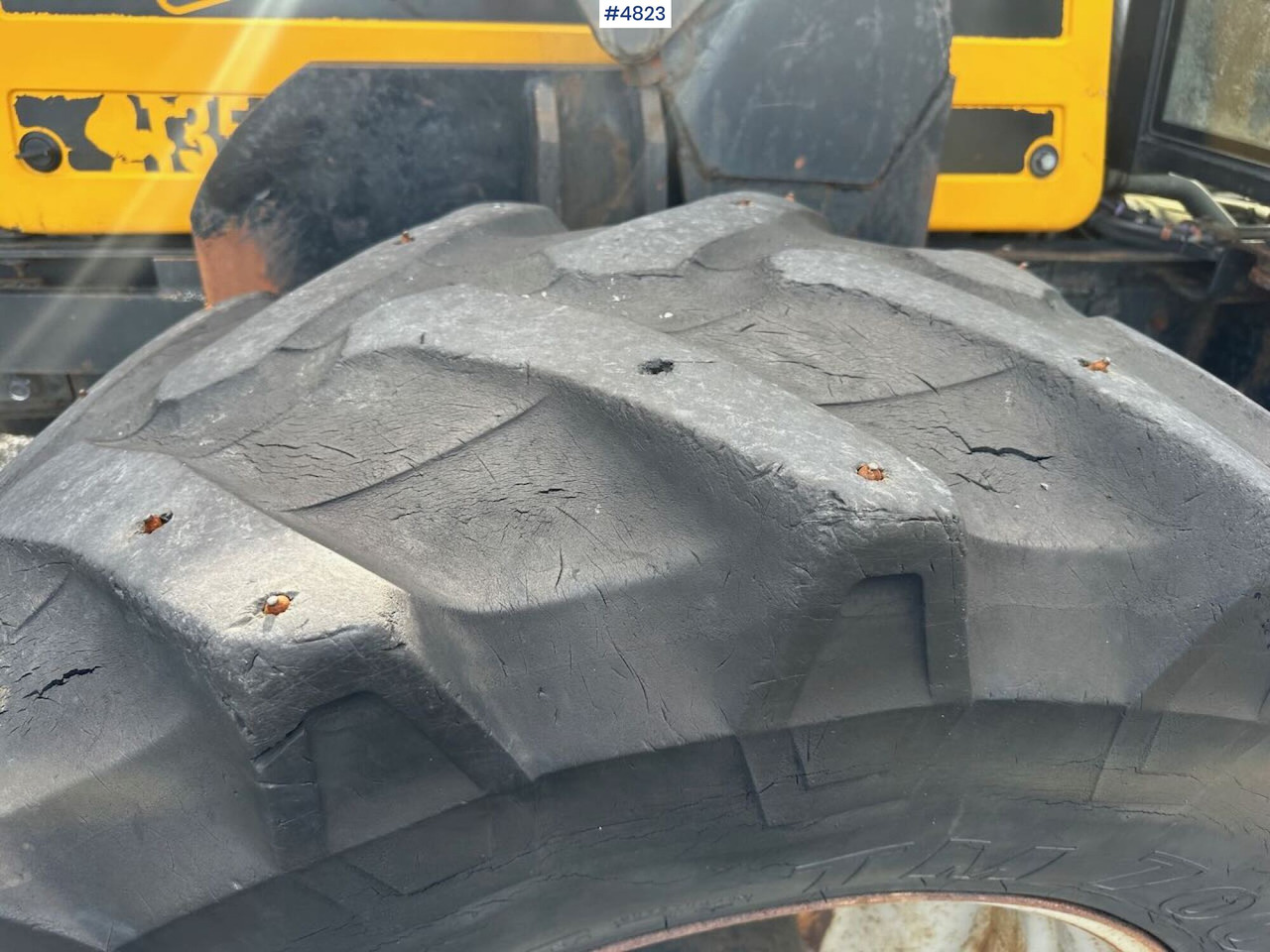 Farm tractor 2000 JCB Fastrac 4x4 tractor w/ loader, 2 new tires, gravel bucket or snow bucket. WATCH VIDEO.: picture 14