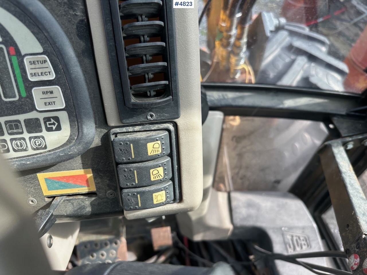 Farm tractor 2000 JCB Fastrac 4x4 tractor w/ loader, 2 new tires, gravel bucket or snow bucket. WATCH VIDEO.: picture 36