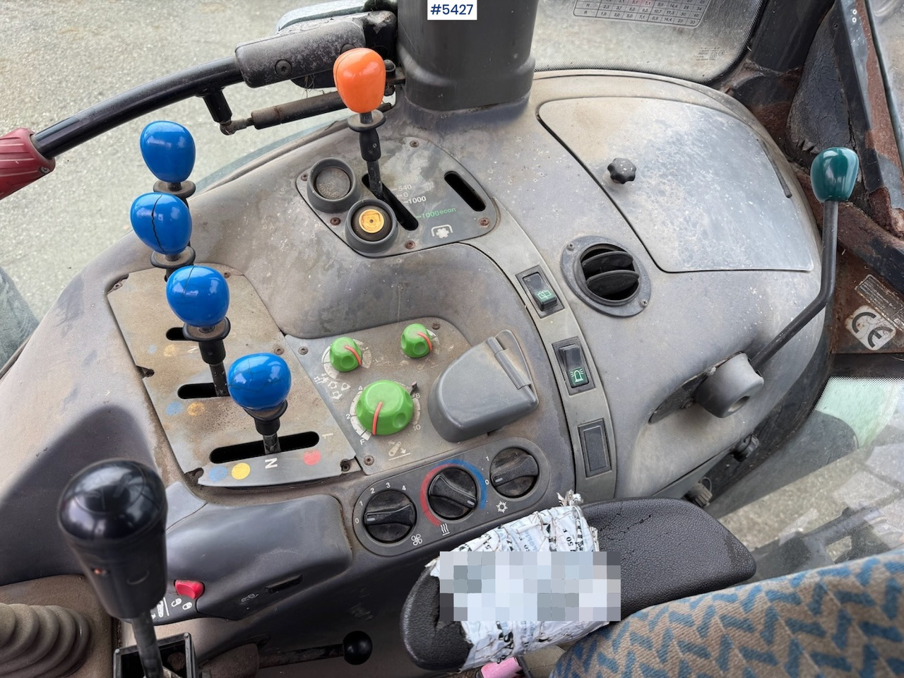 Farm tractor 2001 Deutz Fahr Agrotron 90 w/front loader.: picture 20