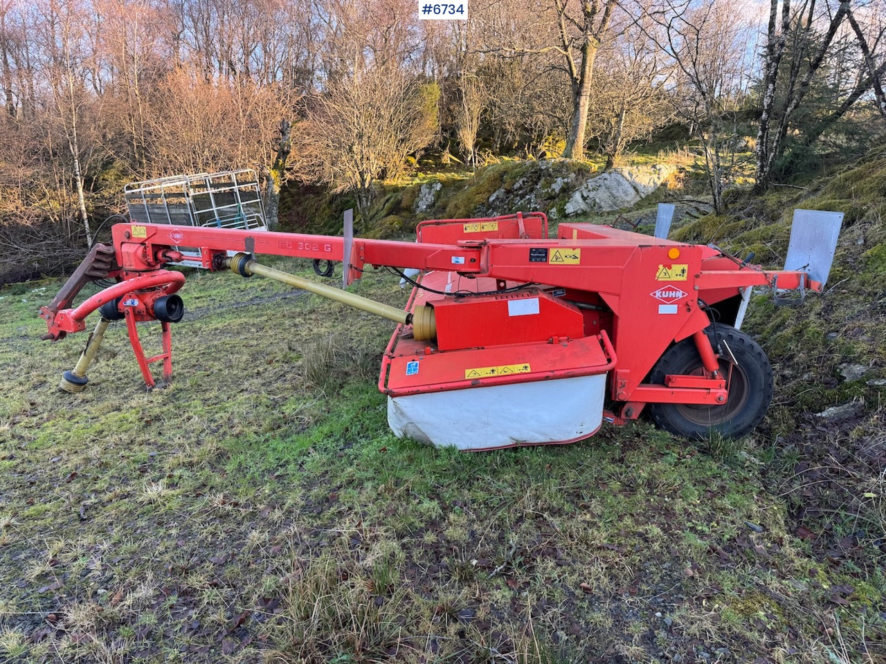 2001 Kuhn FC 302 G Trailed mower. - Hay and forage equipment: picture 1 2001 Kuhn FC 302 G Trailed mower. - Hay and forage equipment: picture 1