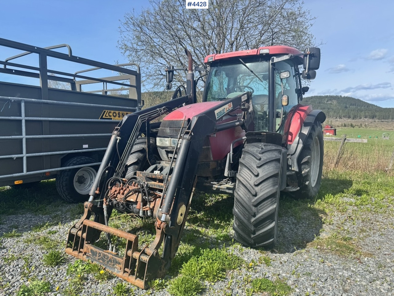 2004 Case MXU 135 4x4 w/ Front Loader. - Farm tractor: picture 1 2004 Case MXU 135 4x4 w/ Front Loader. - Farm tractor: picture 1