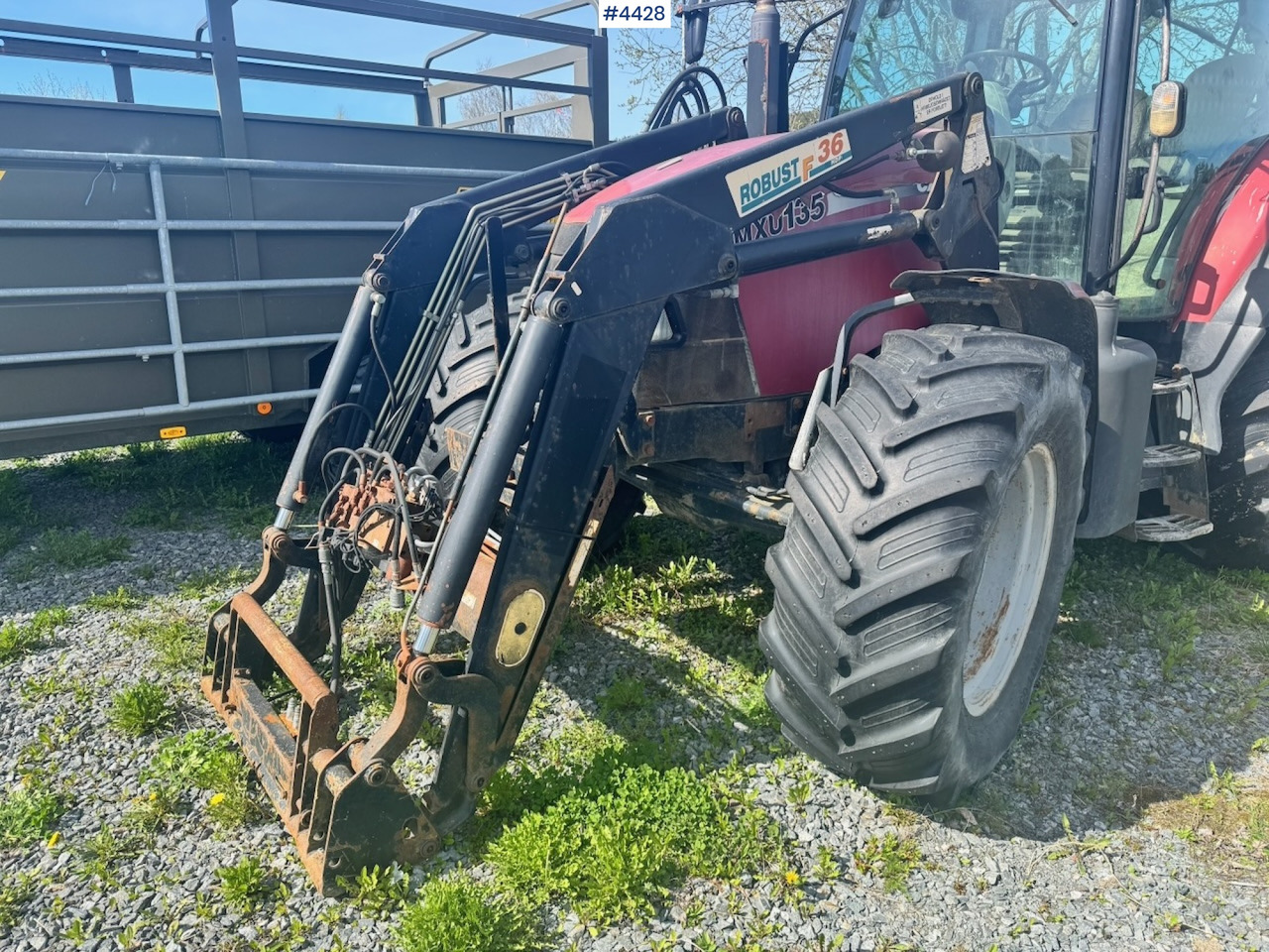 2004 Case MXU 135 4x4 w/ Front Loader. - Farm tractor: picture 2 2004 Case MXU 135 4x4 w/ Front Loader. - Farm tractor: picture 2