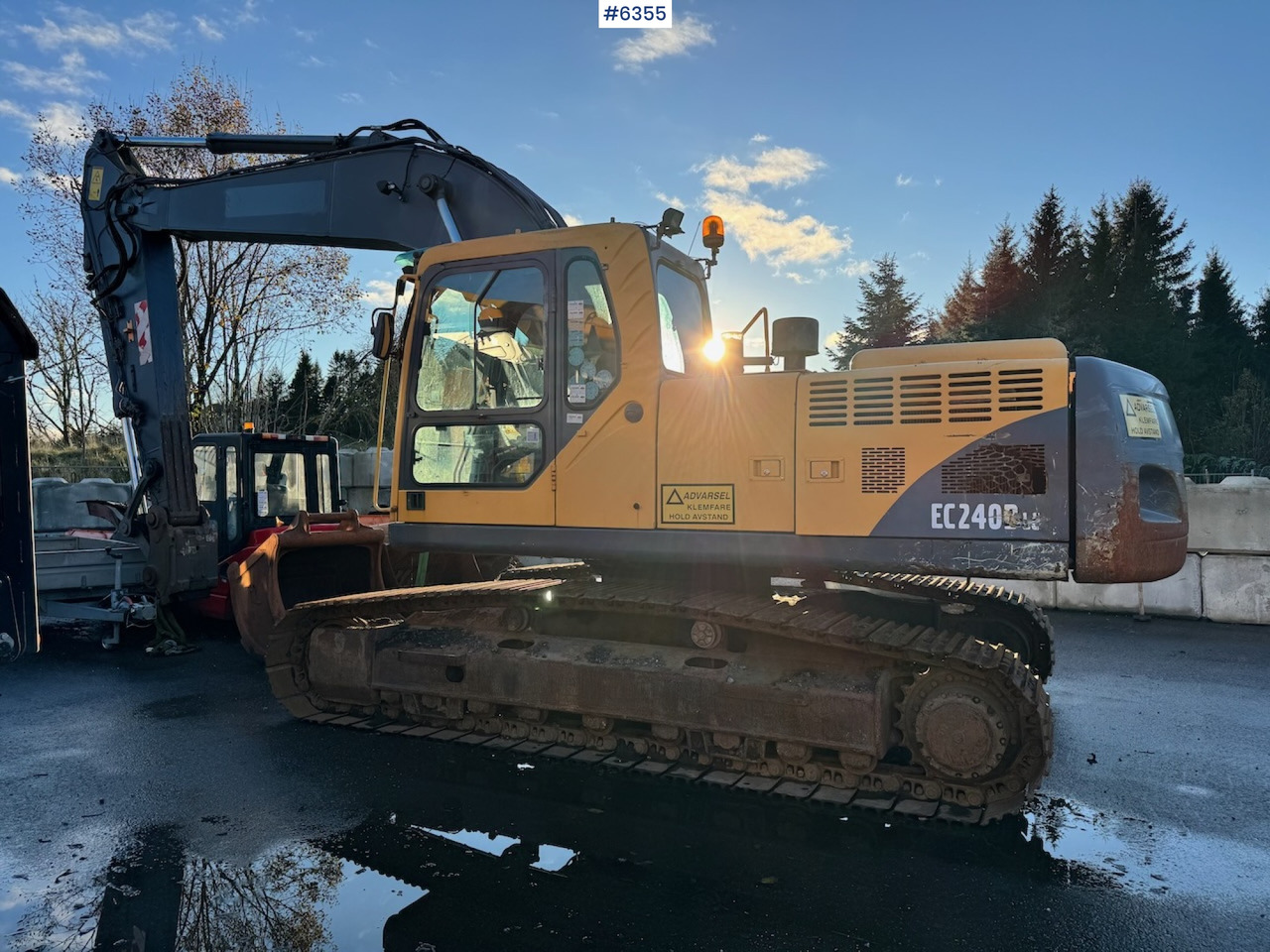 2007 Volvo EC 240 B NLC m/ 3 skuffer. - Excavator: picture 1 2007 Volvo EC 240 B NLC m/ 3 skuffer. - Excavator: picture 1