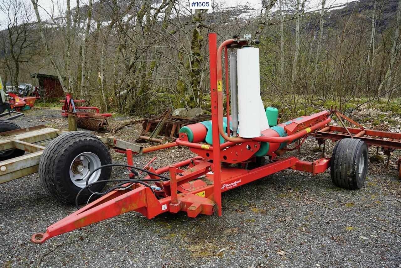 2009 Kverneland Taarup 7420 Round bale packs - Hay and forage equipment: picture 1 2009 Kverneland Taarup 7420 Round bale packs - Hay and forage equipment: picture 1